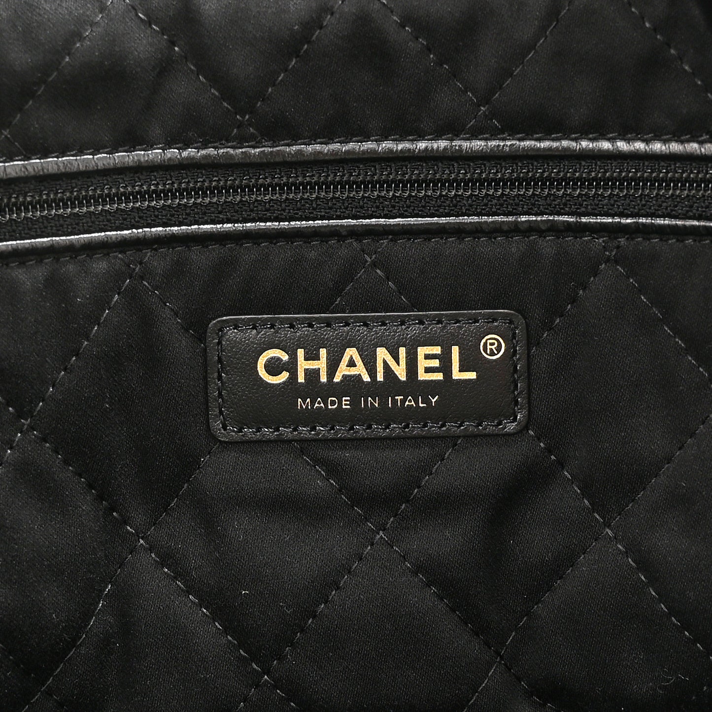 Shiny Calfskin Quilted Chanel 22 Black