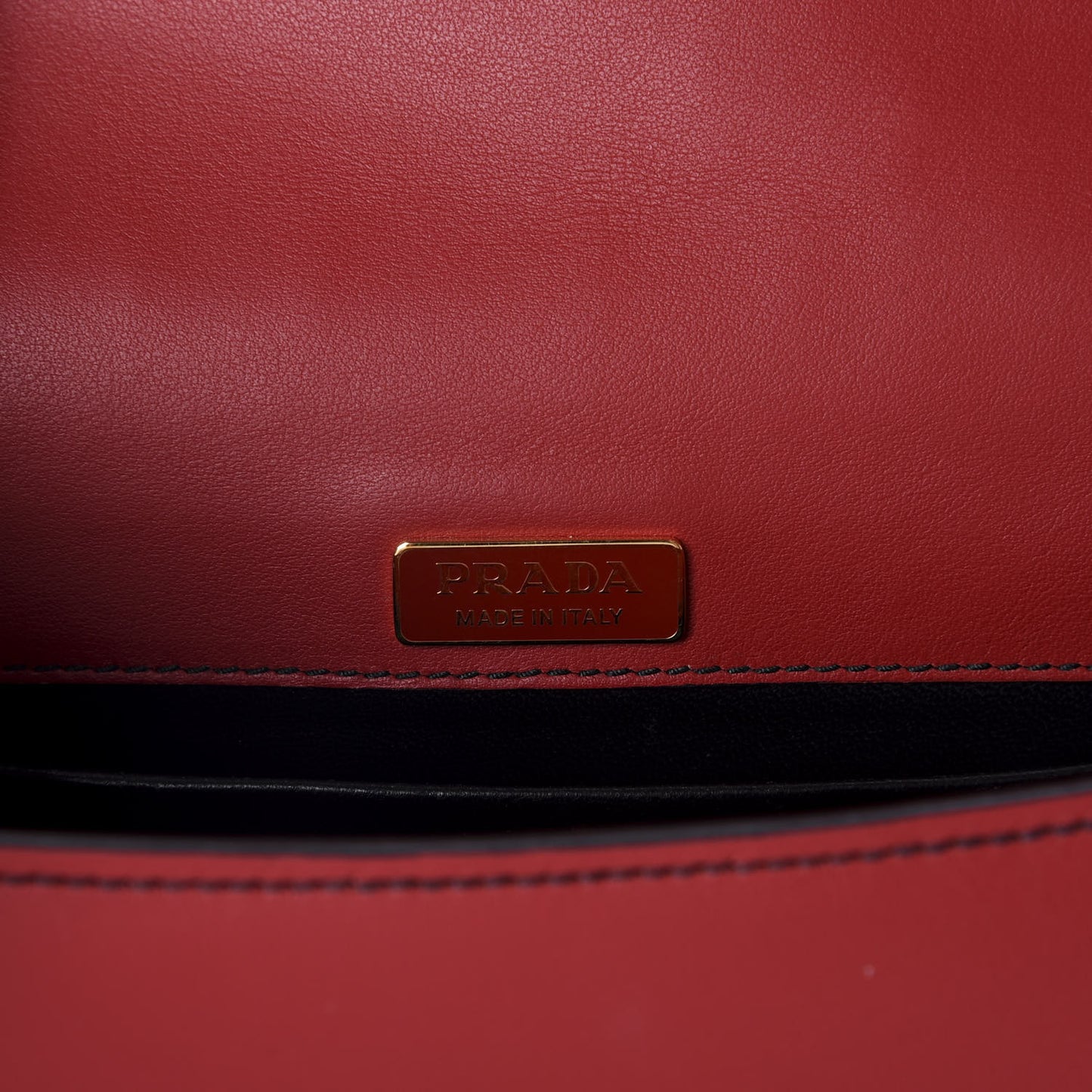 City Calfskin Pionniere Saddle Bag Fuoco Black