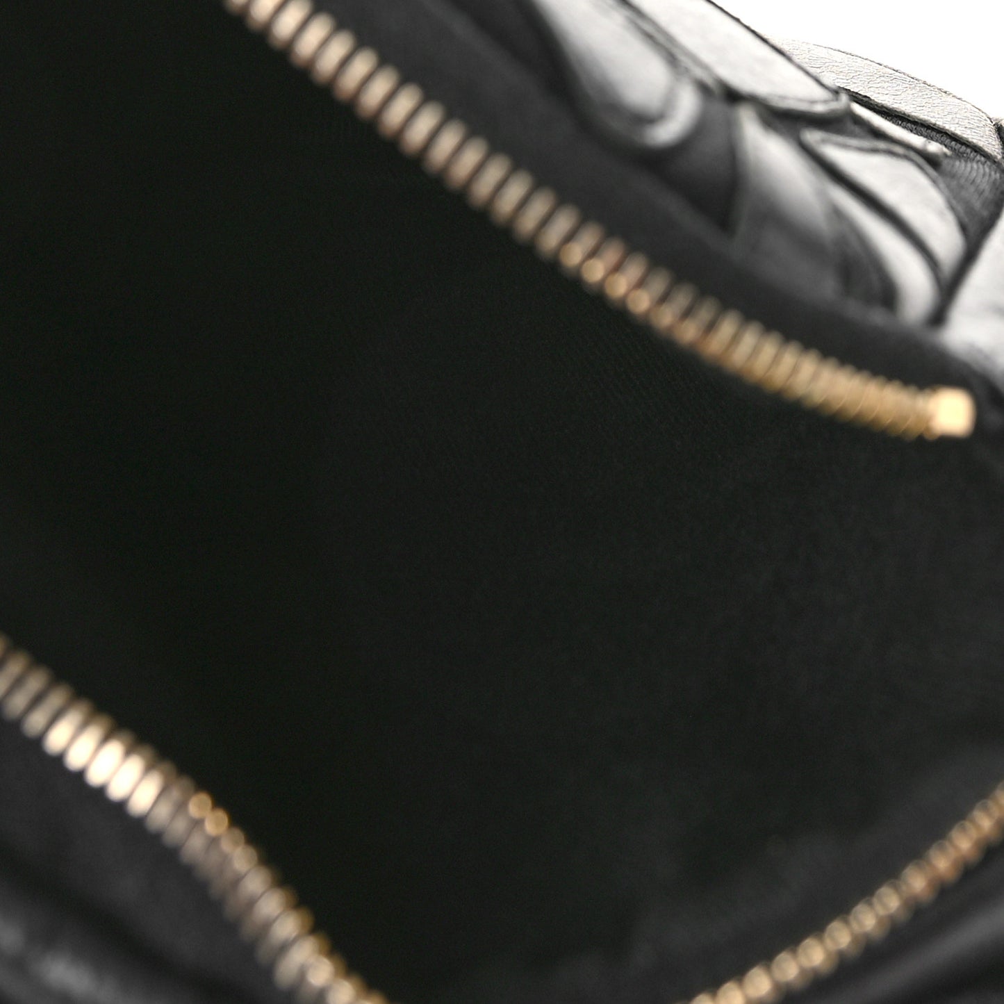 Lambskin Jersey Scales Zipper Shoulder Bag Black