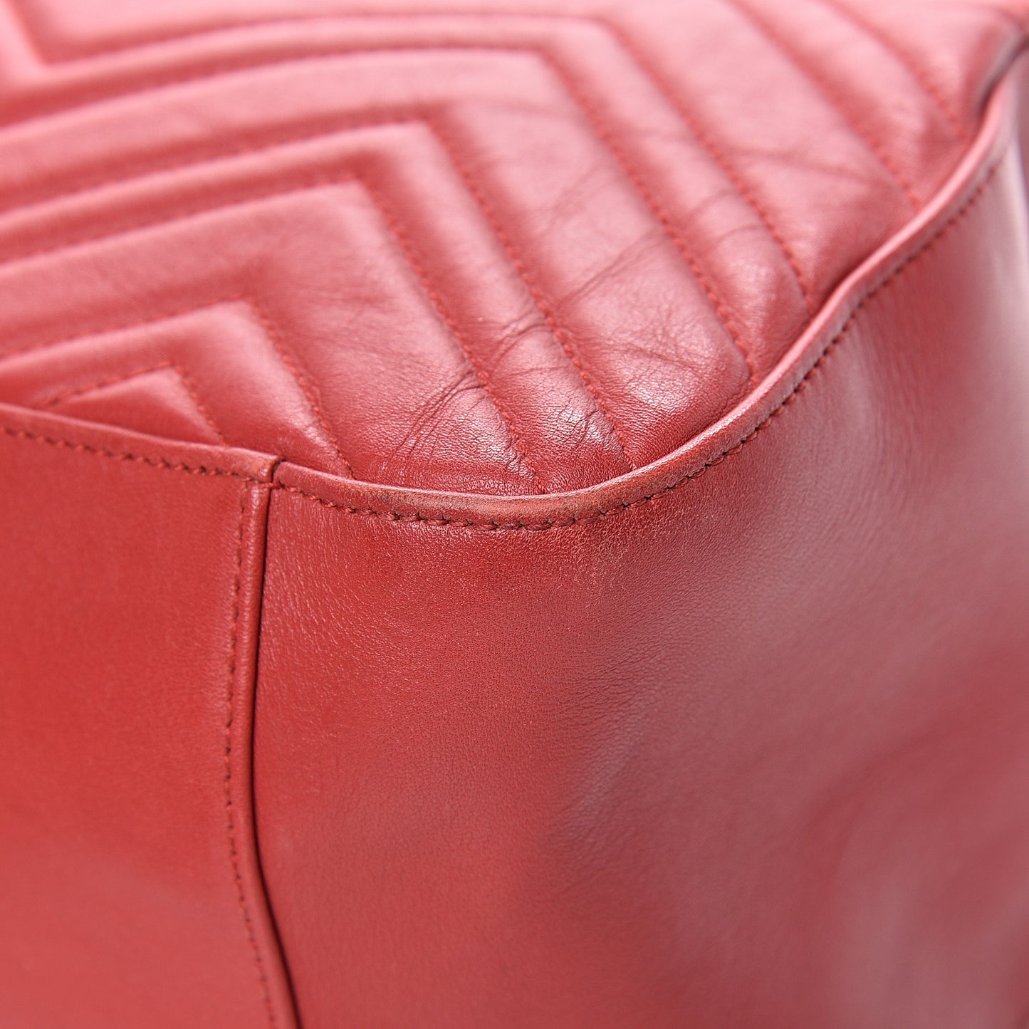 Calfskin Matelasse Medium GG Marmont Shoulder Tote Bag Hibiscus Red