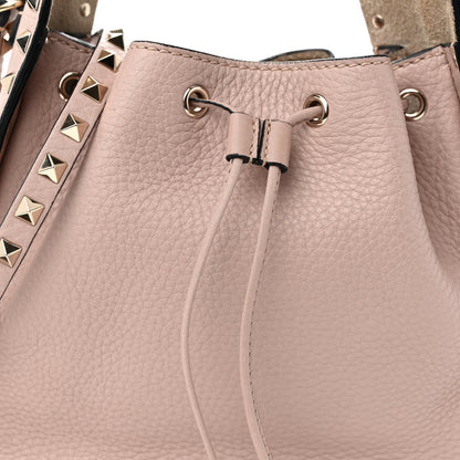 Valentino Garavani Grained Calfskin Rockstud Bucket Bag Poudre 7 of 10