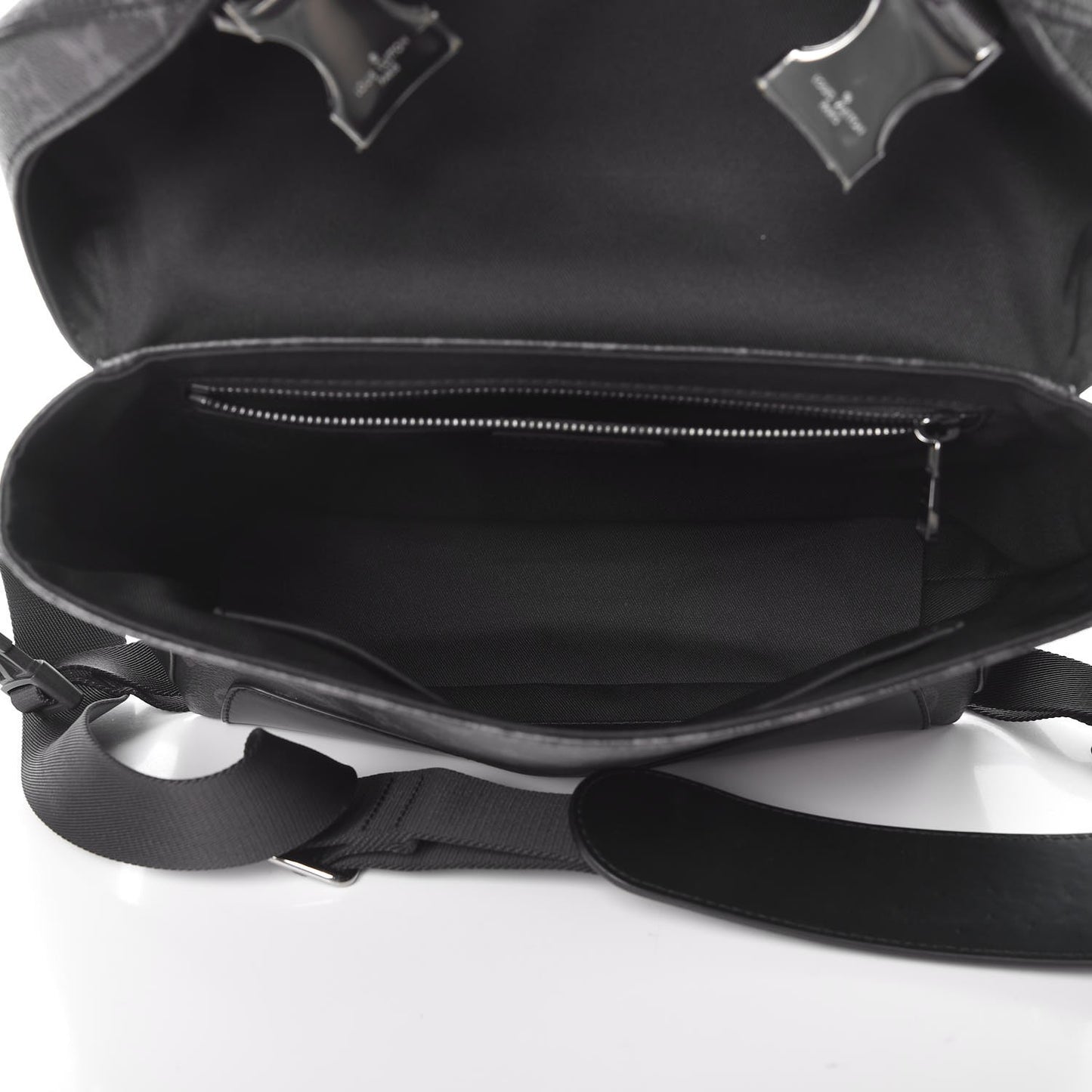 Monogram Eclipse Voyager PM Messenger