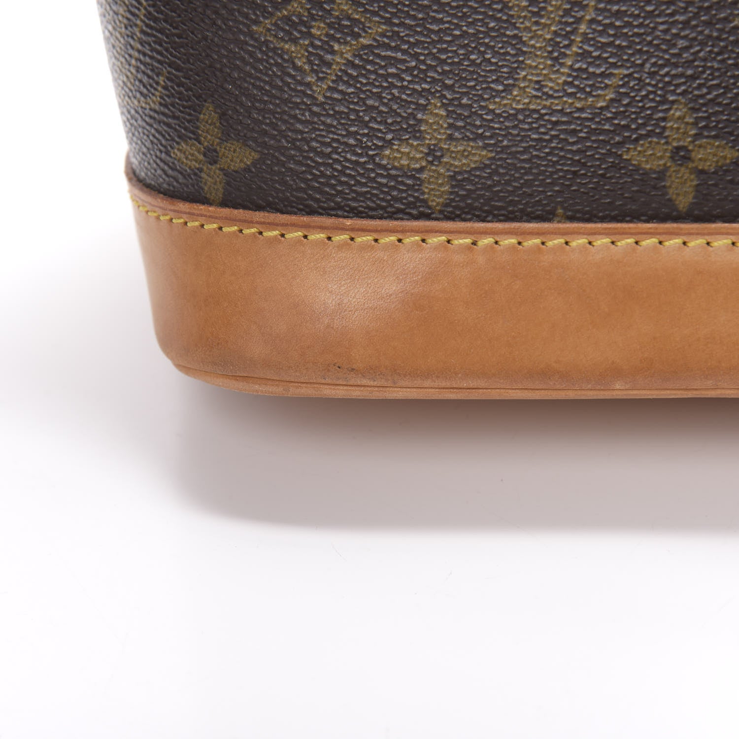 Louis Vuitton Monogram Alma PM 16 of 20