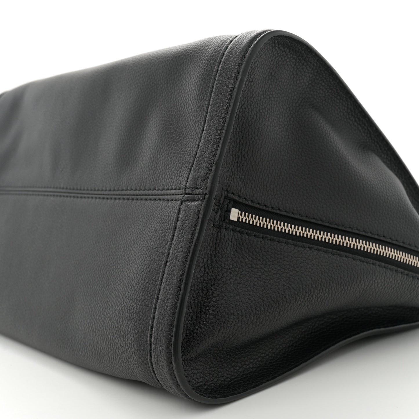 Pebbled Calfskin Large Skull Padlock Zip Around Tote Black