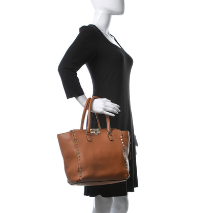 Valentino Garavani Pebbled Calfskin Rockstud Double Handle Tote Light Cuir 3 of 11