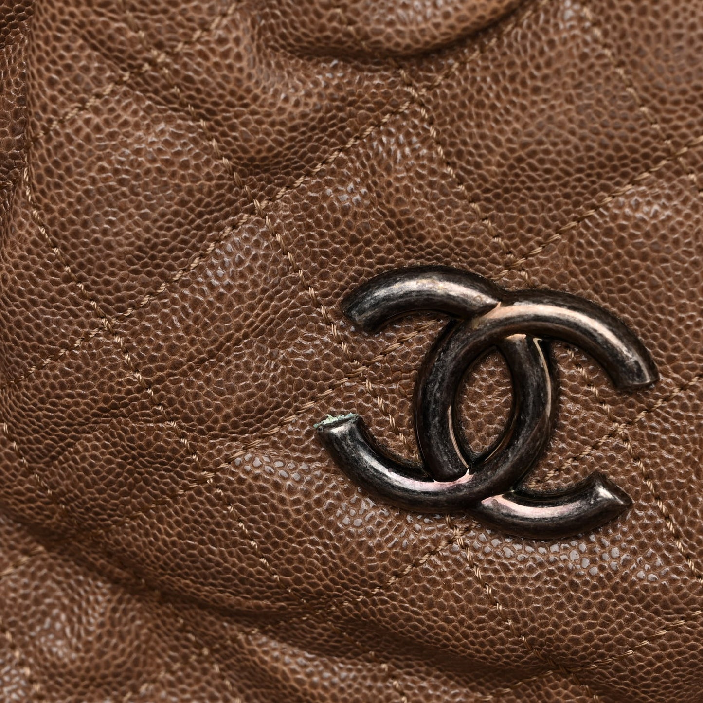 Distressed Glazed Caviar Quilted Large Elastic Tote Brown