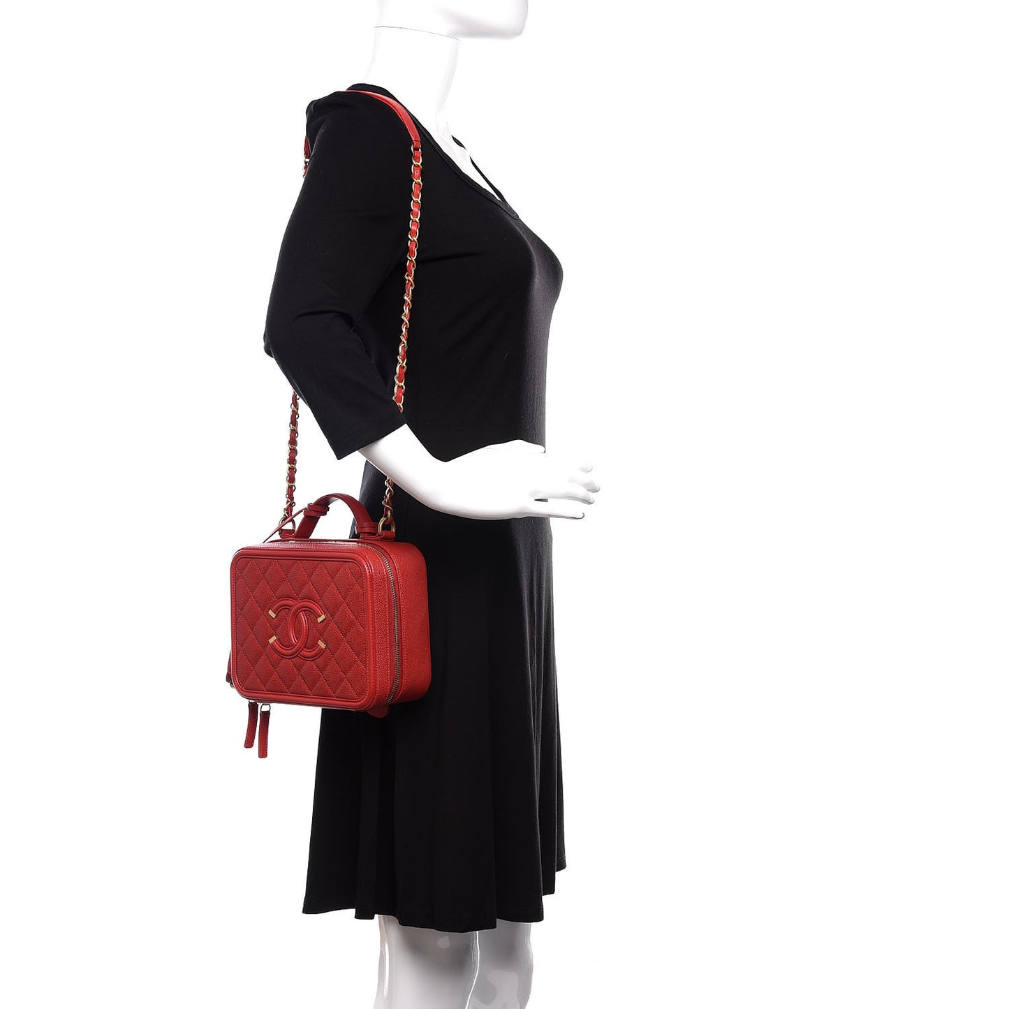 Caviar Quilted Medium CC Filigree Vanity Case Red