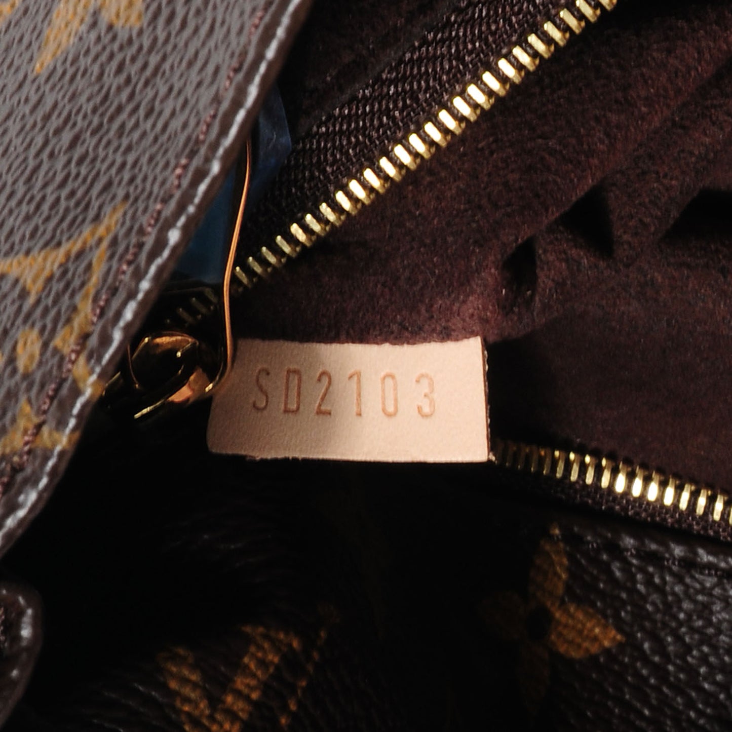 Monogram Metis