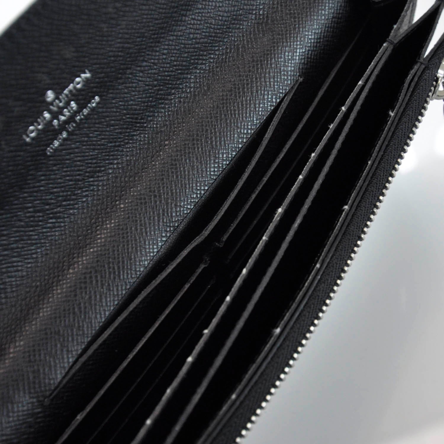 Louis Vuitton Taiga Accordeon Wallet 4 of 6
