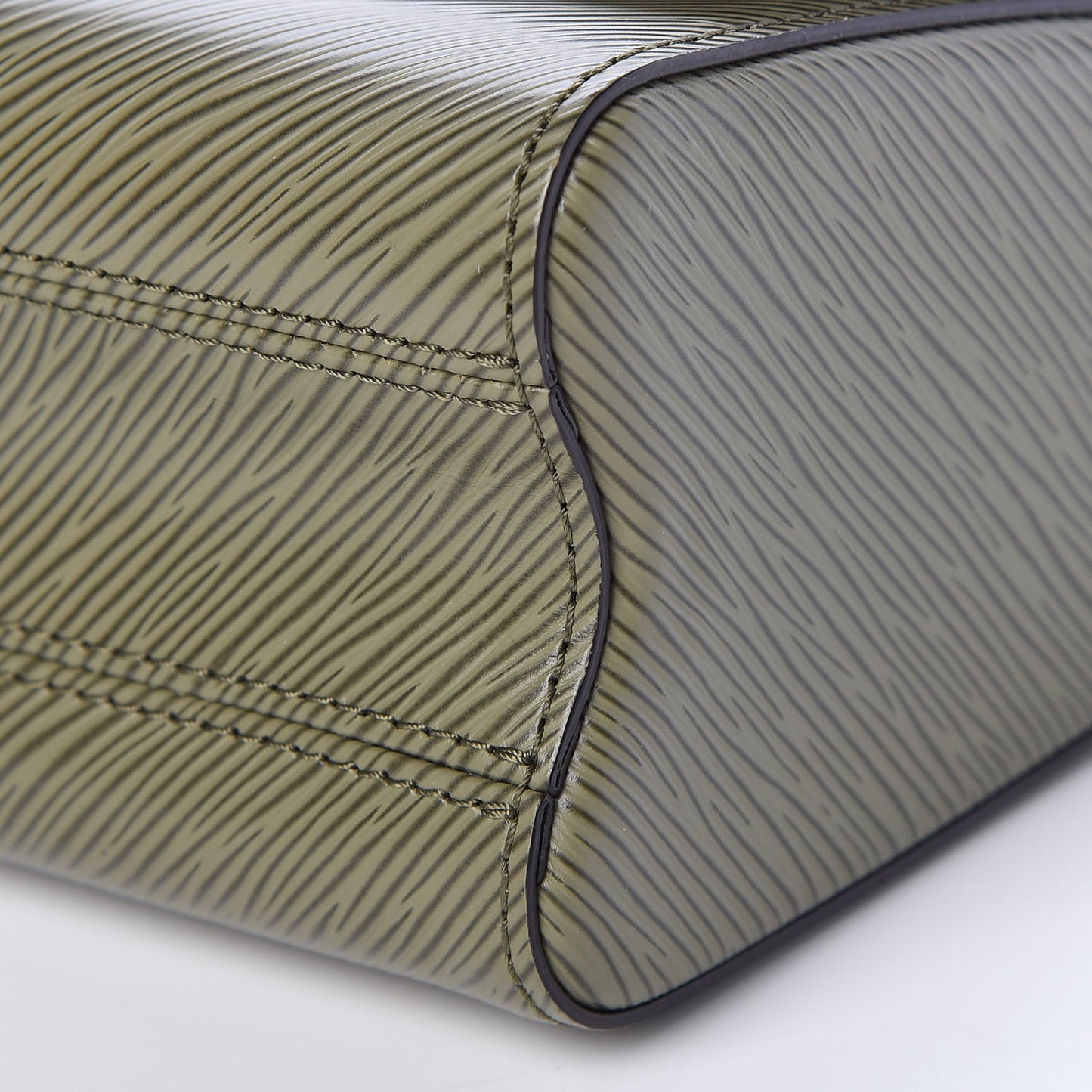 Epi Monogram Kabuki Twist Shoulder Bag MM Green