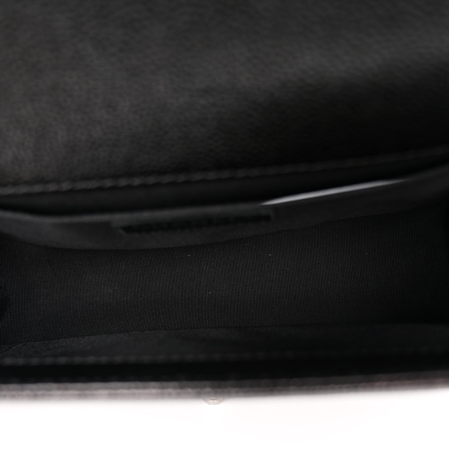 Caviar Quilted Medium Boy Flap Black