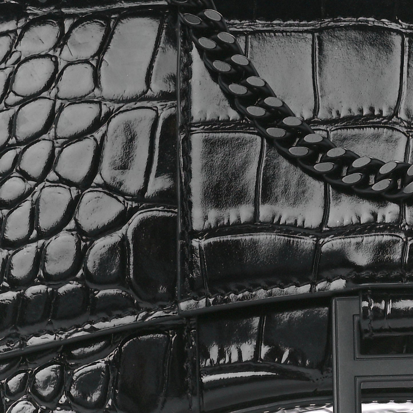 Shiny Calfskin Monochrome Crocodile Embossed Hourglass Chain Bag Black