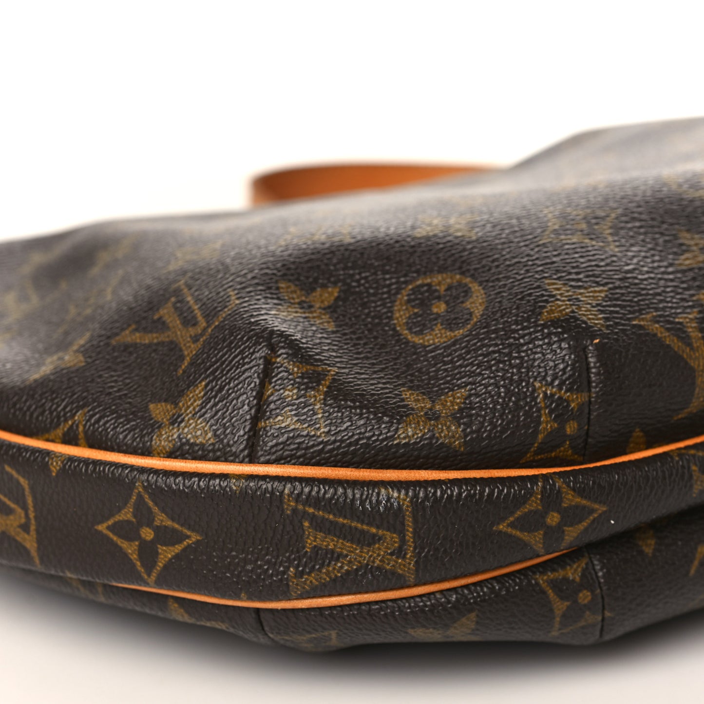 Monogram Croissant MM