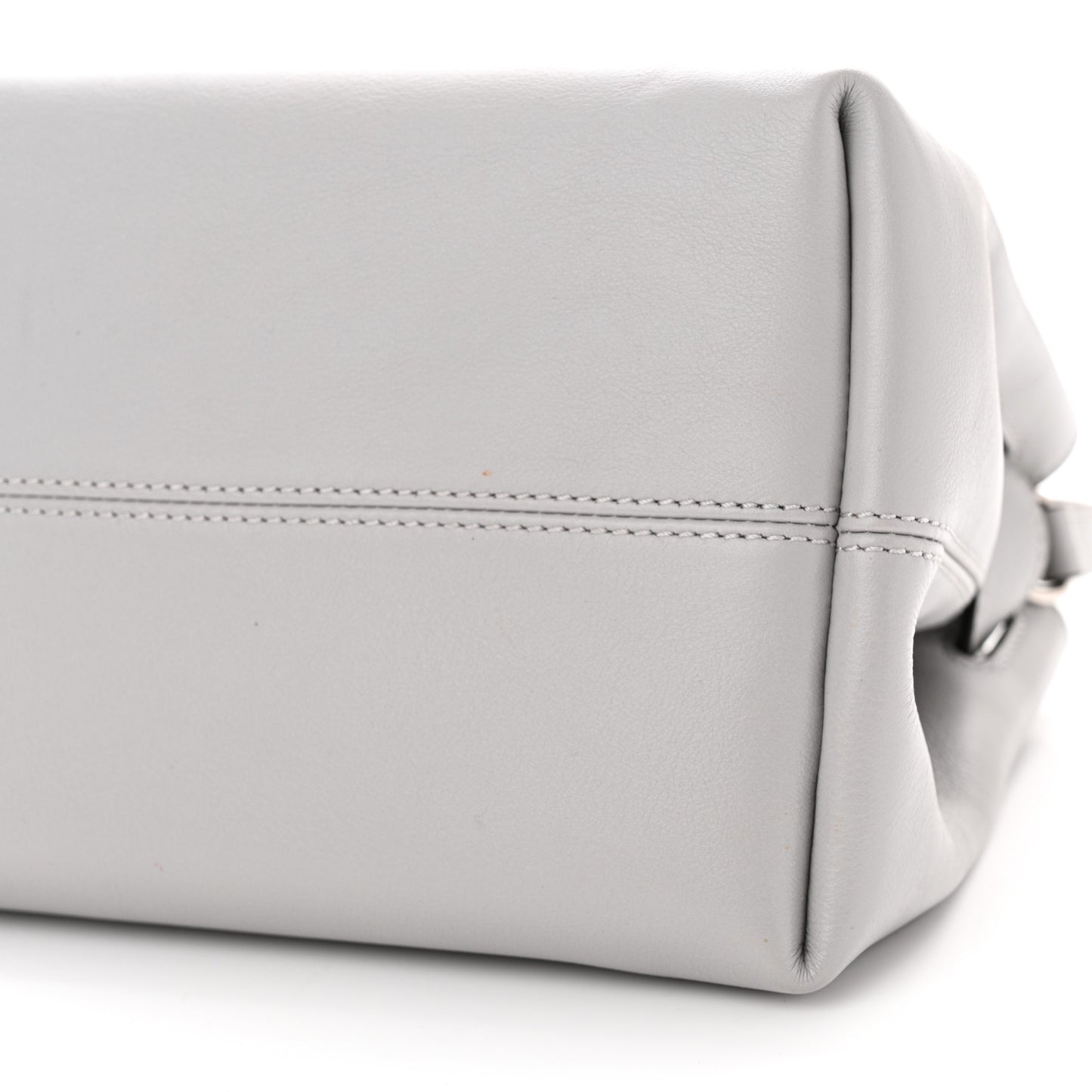 Silky Calfskin Medium Islington Pale Grey