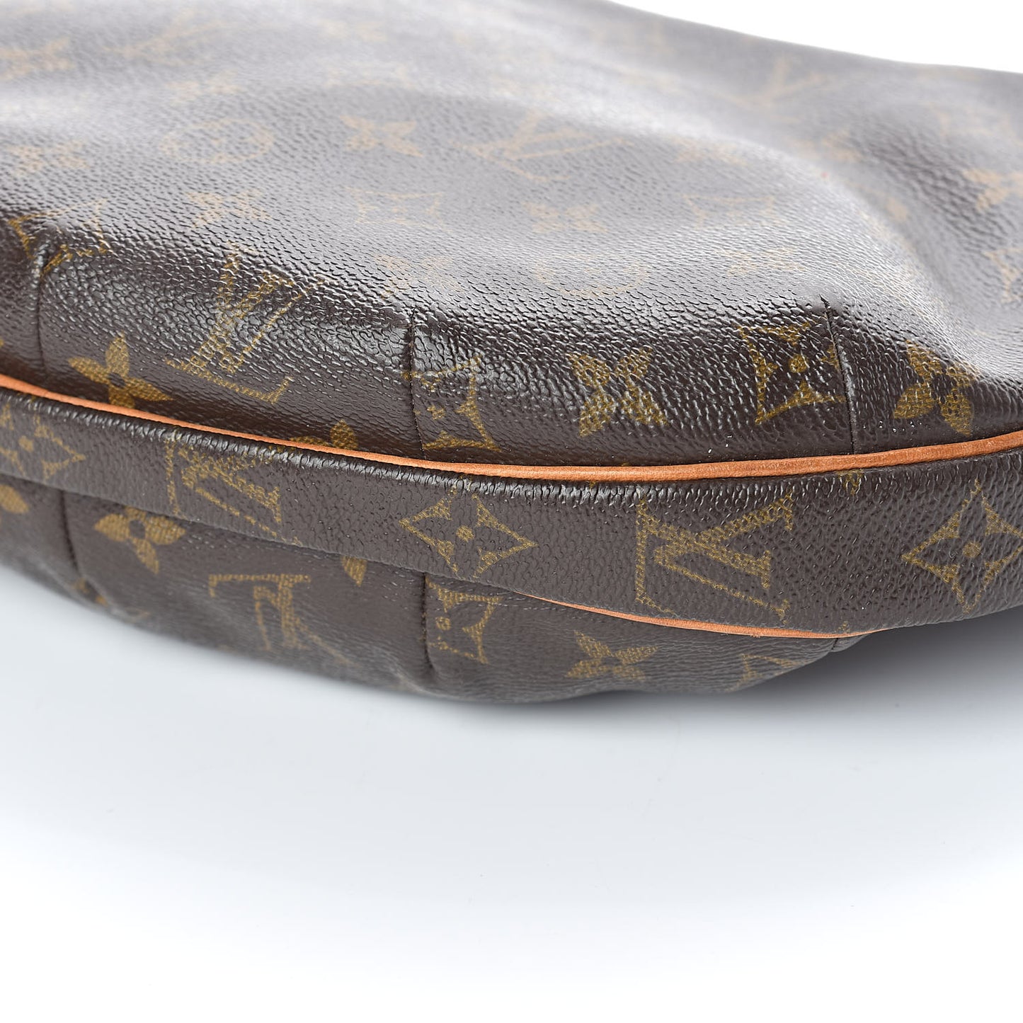 Monogram Croissant MM