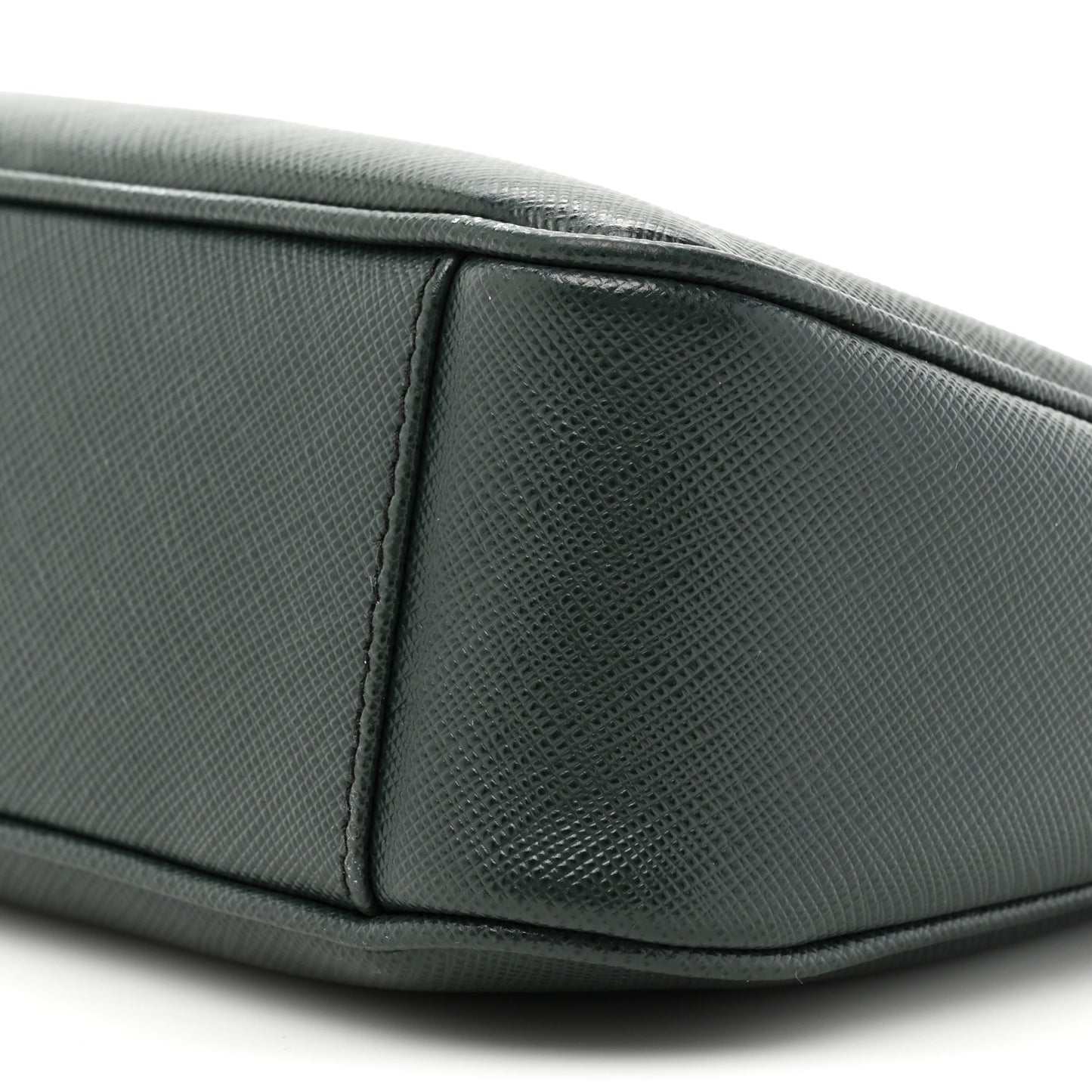 Saffiano Lux Re-Edition 2005 Shoulder Bag Smeraldo