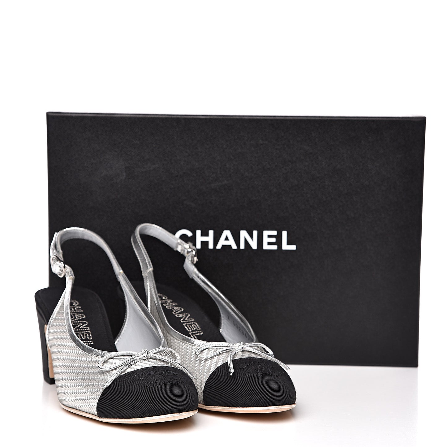 Woven Plastic Grosgrain Cap Toe CC Slingback Pumps 38 Black Silver