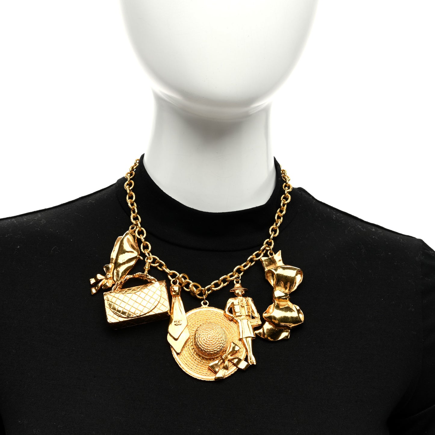 Metal CC Charm Short Necklace Gold