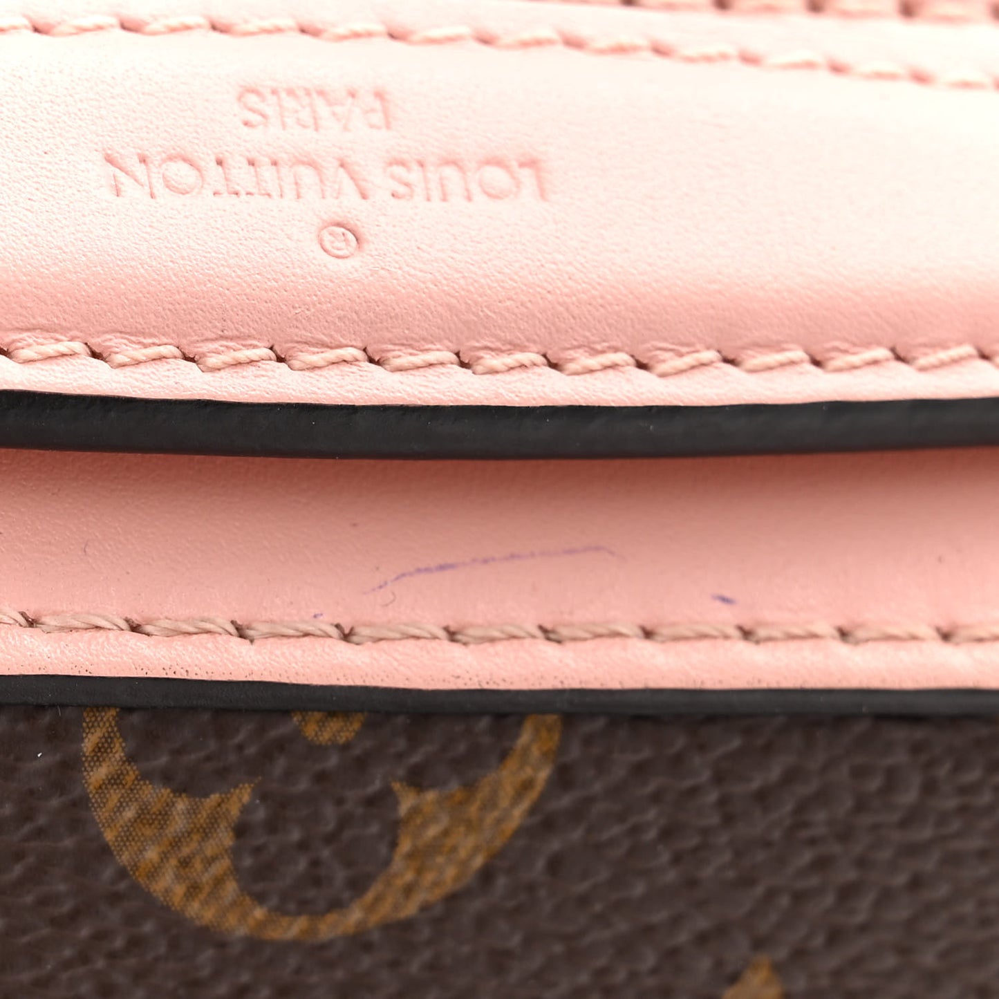 Monogram Saintonge Rose Poudre