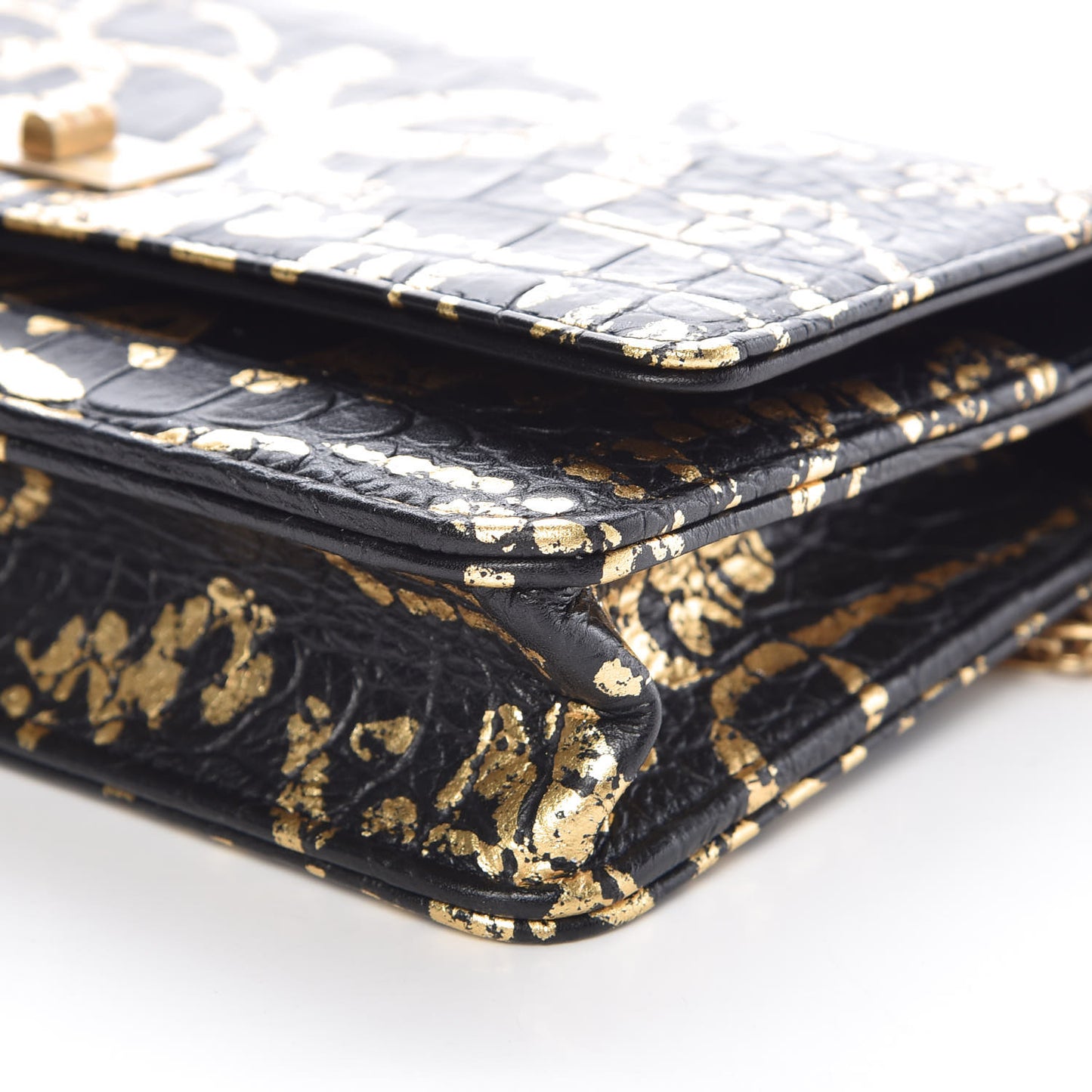 Calfskin Crocodile Embossed Graffiti 2.55 Cocodile Reissue Wallet On Chain WOC Black Gold