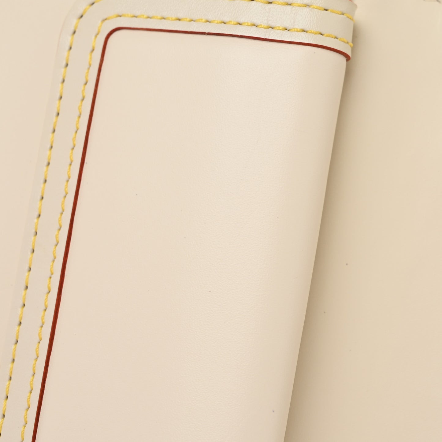 Suhali Porte Tresor International Wallet White
