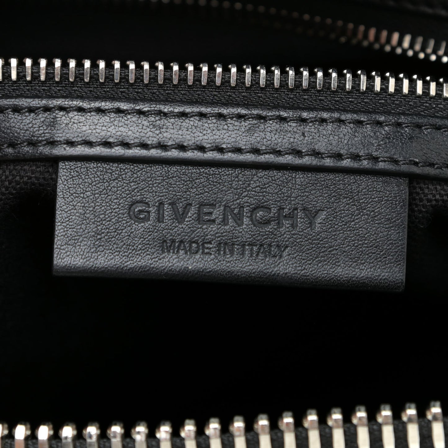 Buffed Calfskin Small Chain Antigona Black