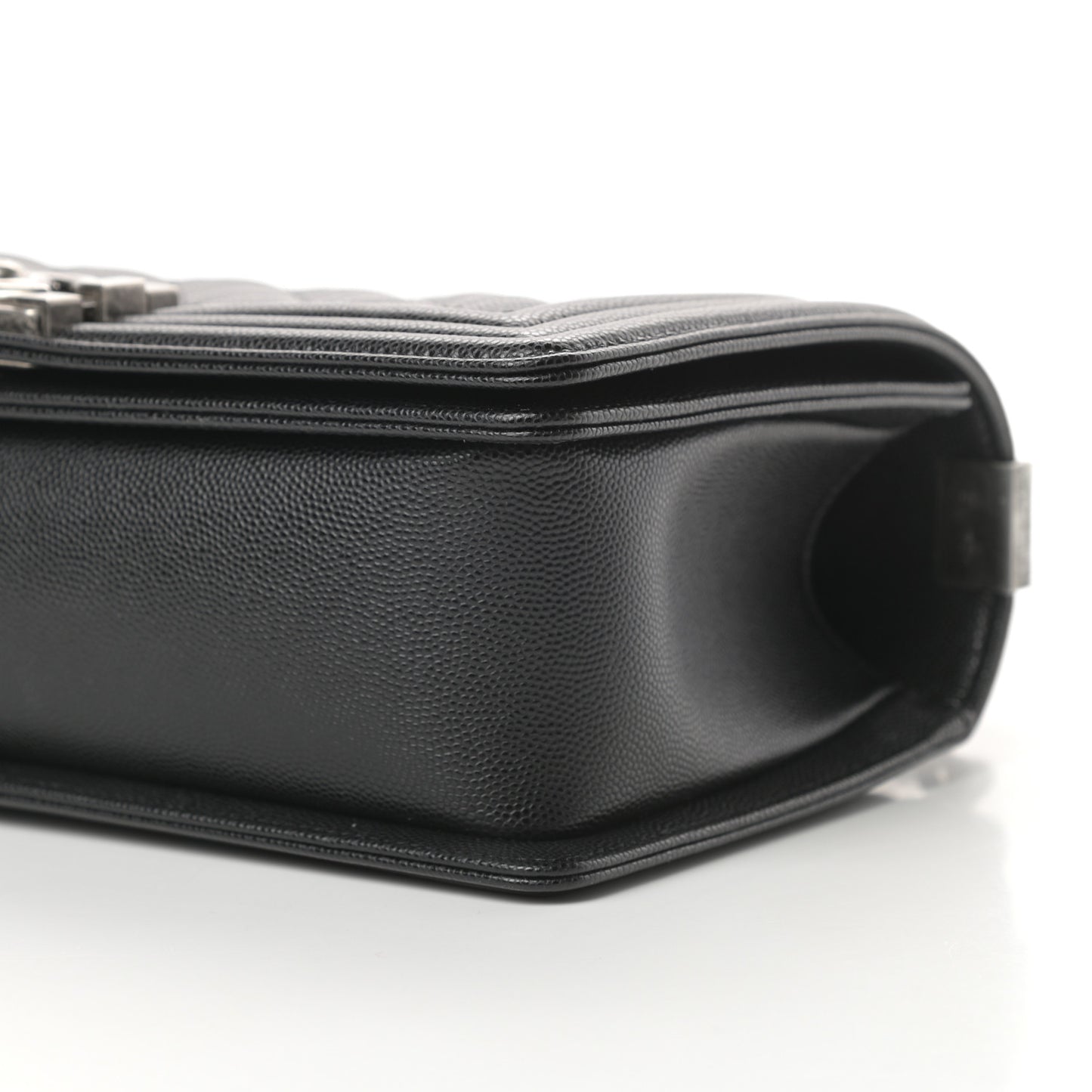 Caviar Quilted Medium Boy Flap Black