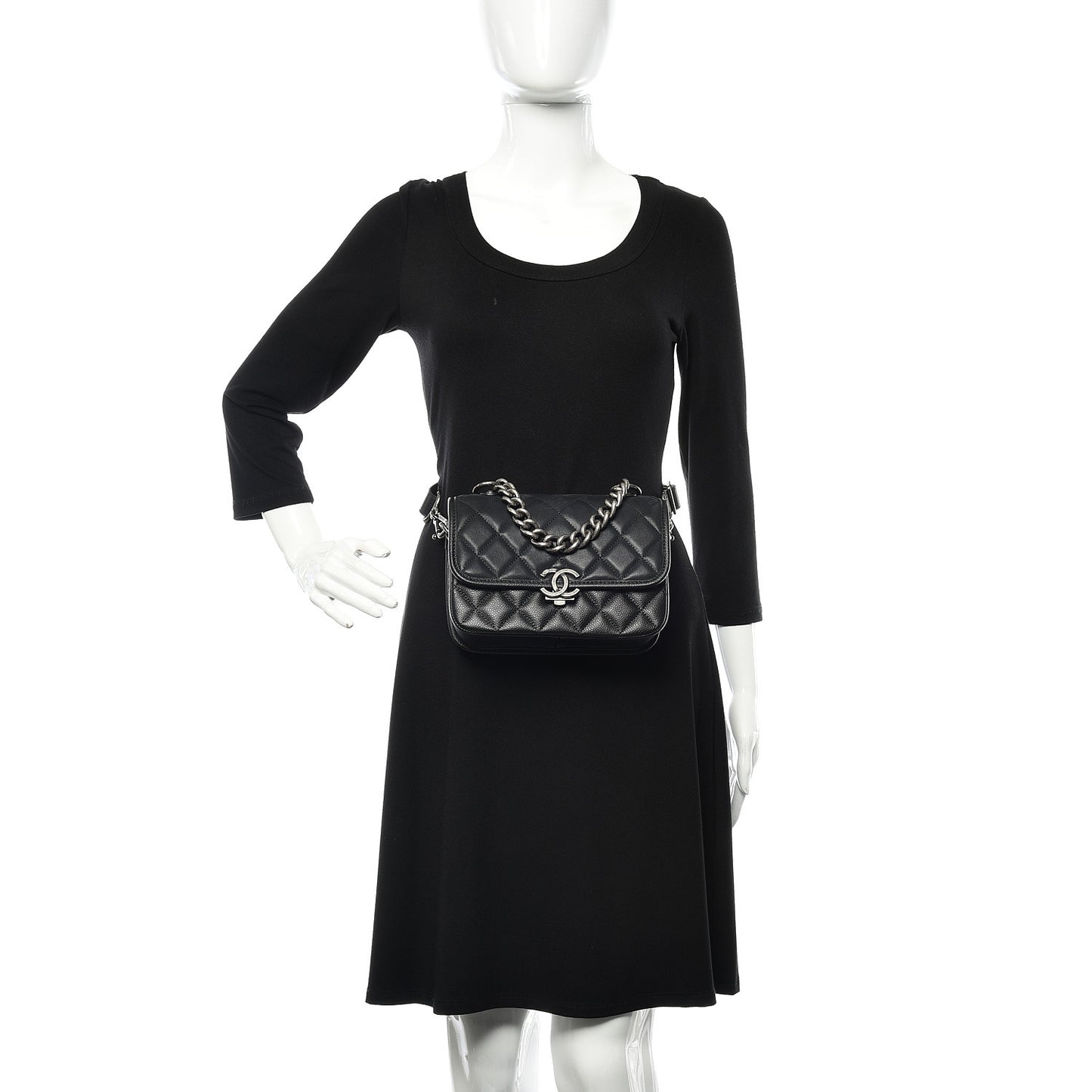 Caviar Iridescent Calfskin Quilted Small Daily Carry Messenger Black