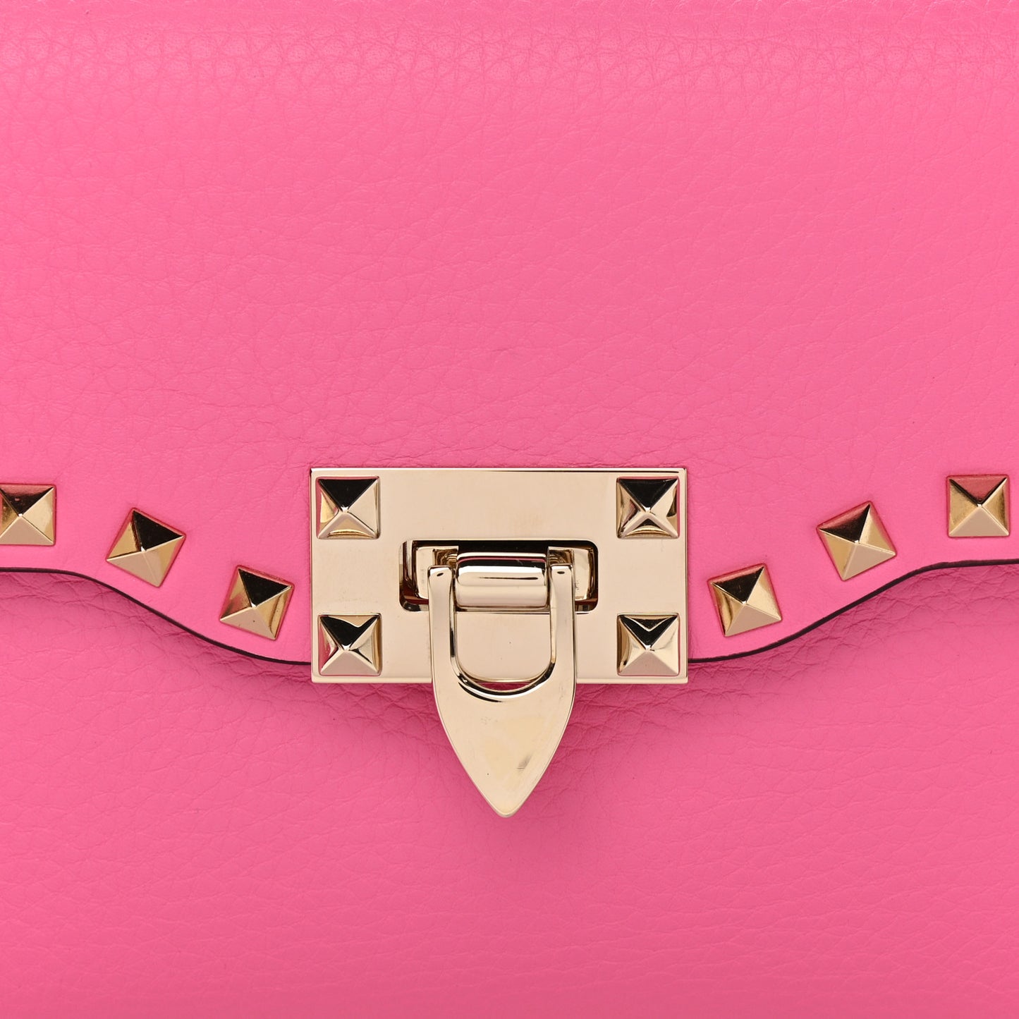 Pebbled Calfskin Medium Rockstud Flip Lock Crossbody Bag Pink Orchid