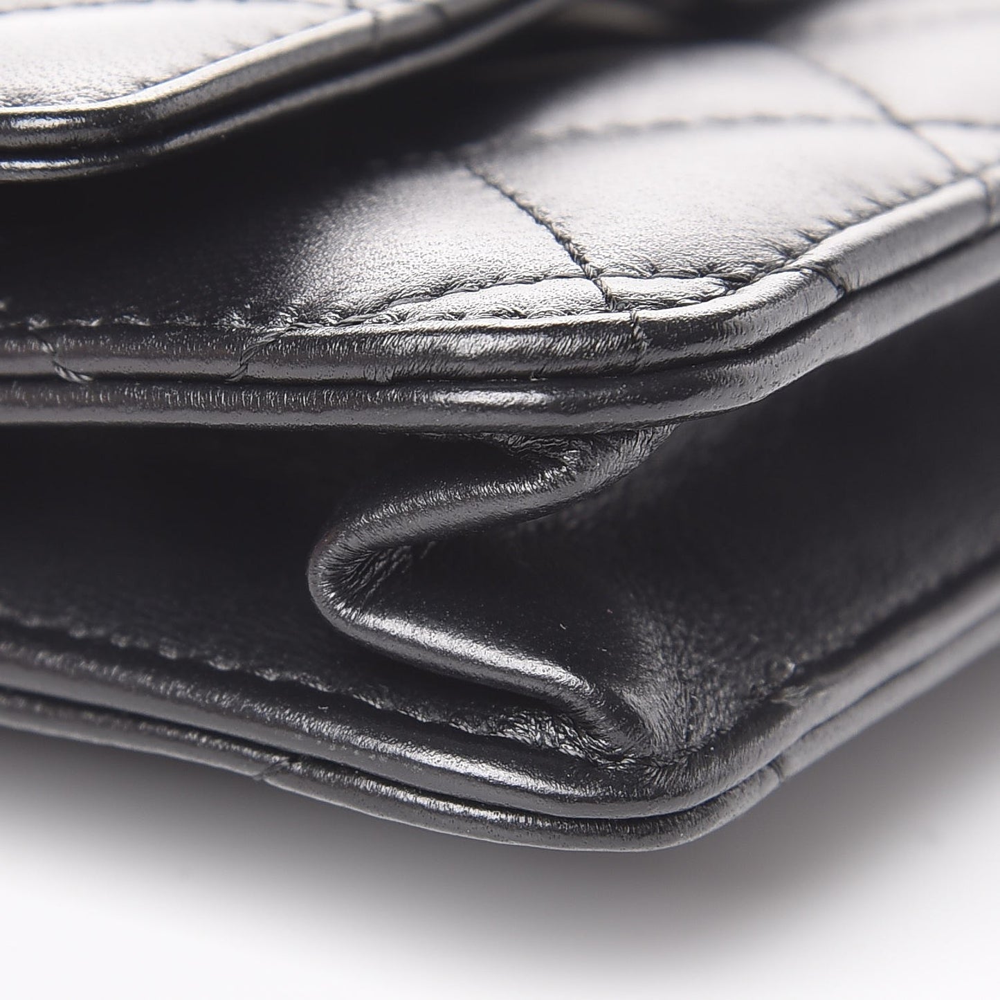Lambskin Quilted Wallet On Chain WOC Black