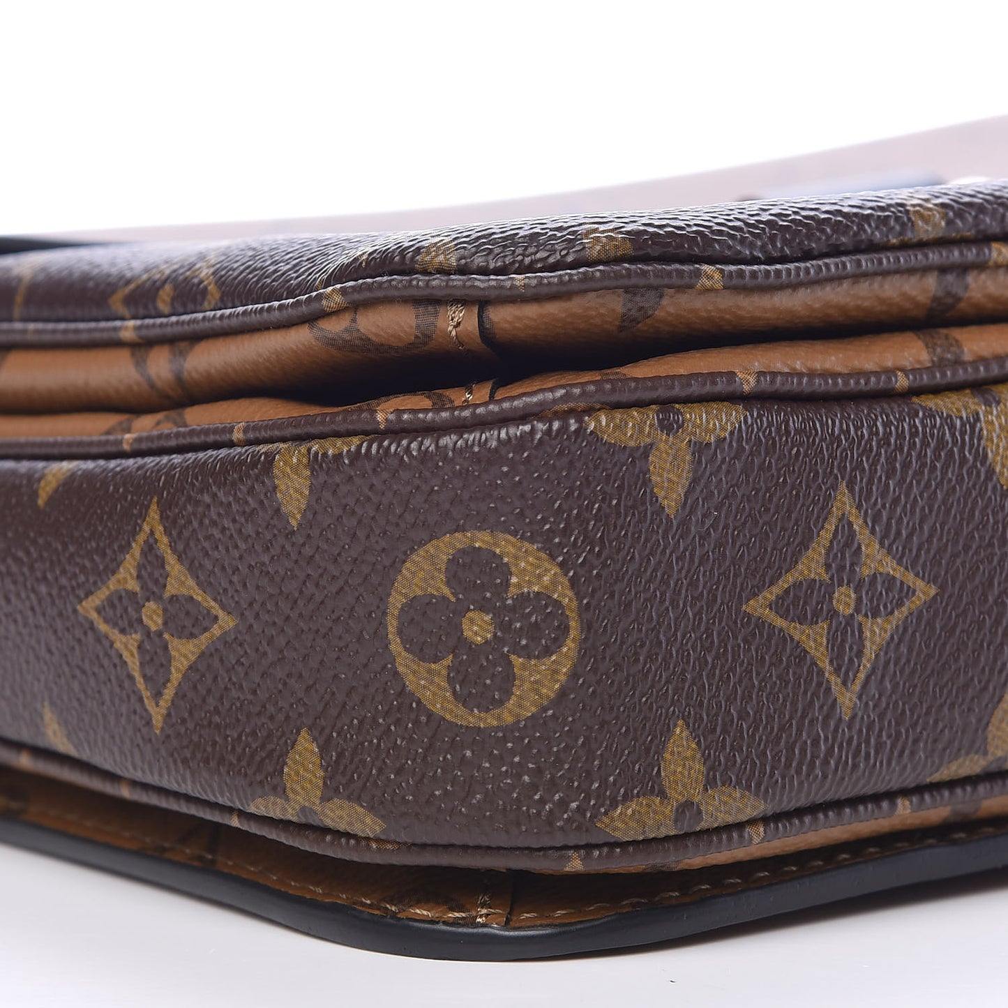 Reverse Monogram Pochette Metis