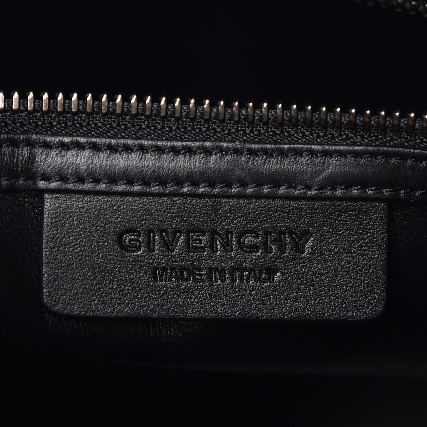 Ostrich Medium Antigona Black