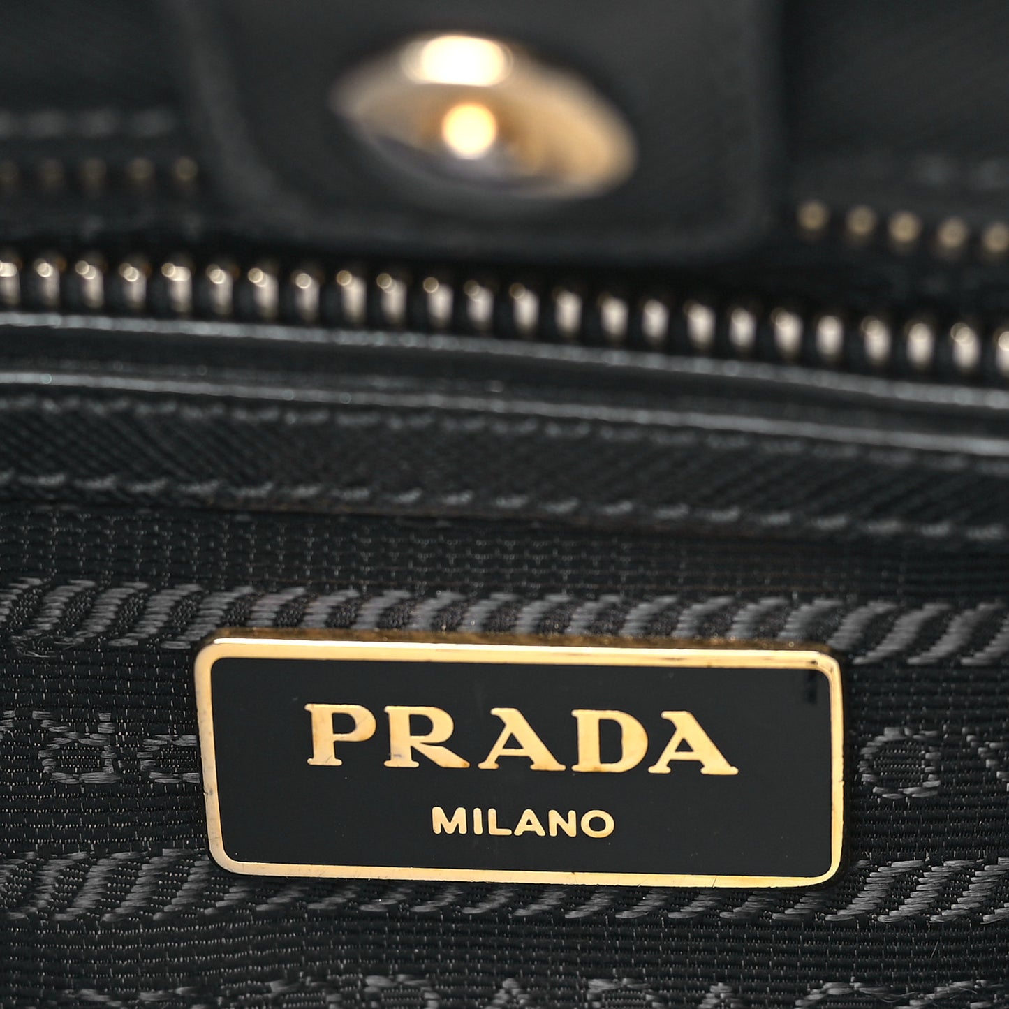 Saffiano Lux Medium Tote Black