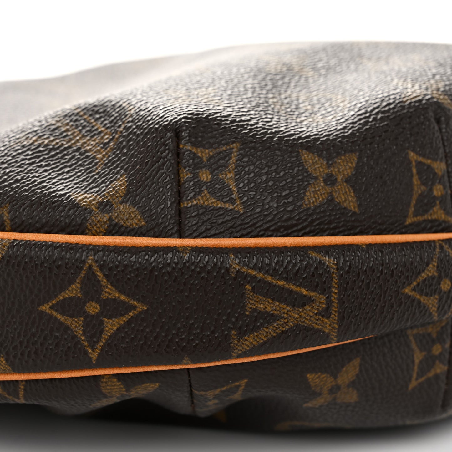 Monogram Croissant MM