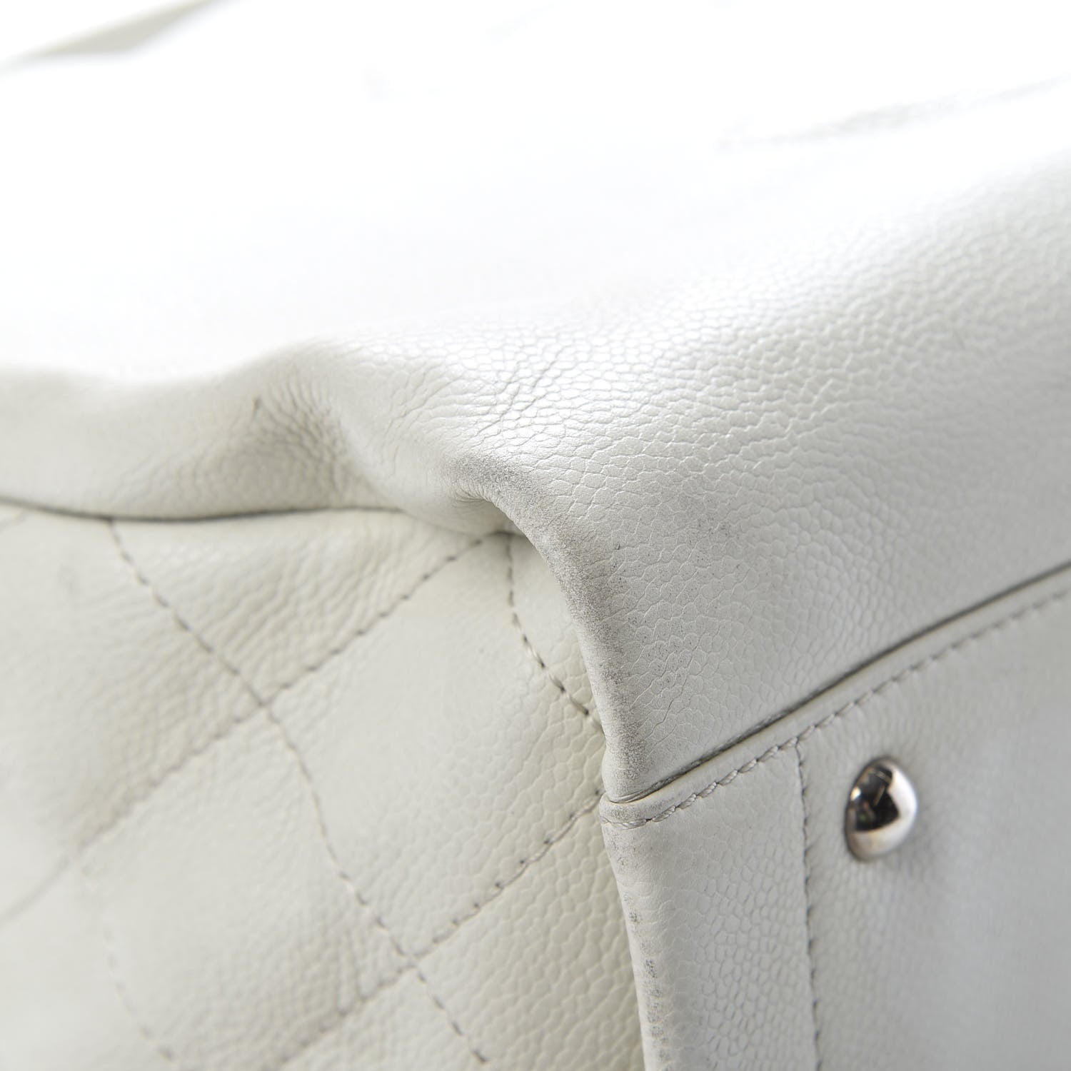 Chanel Caviar CC Tote White 9 of 20