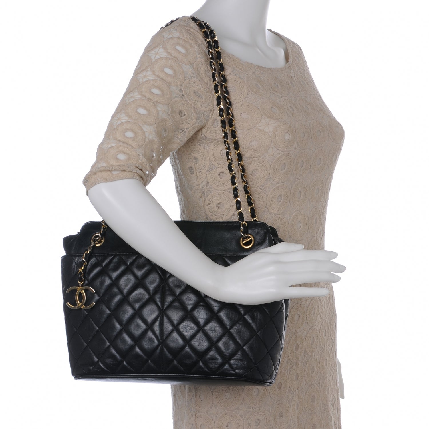 Chanel Lambskin Shoulder Bag Black 2 of 8