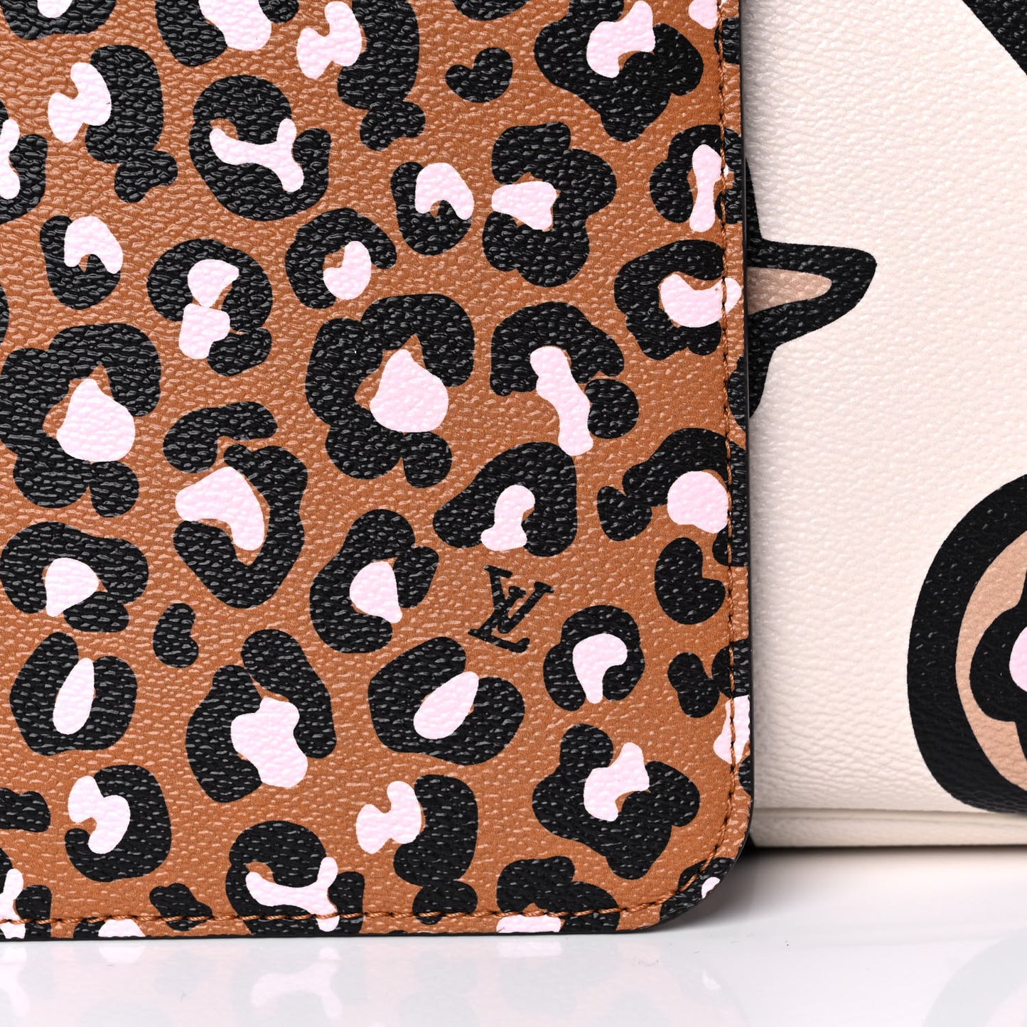 Monogram Giant Wild At Heart Neverfull MM Creme