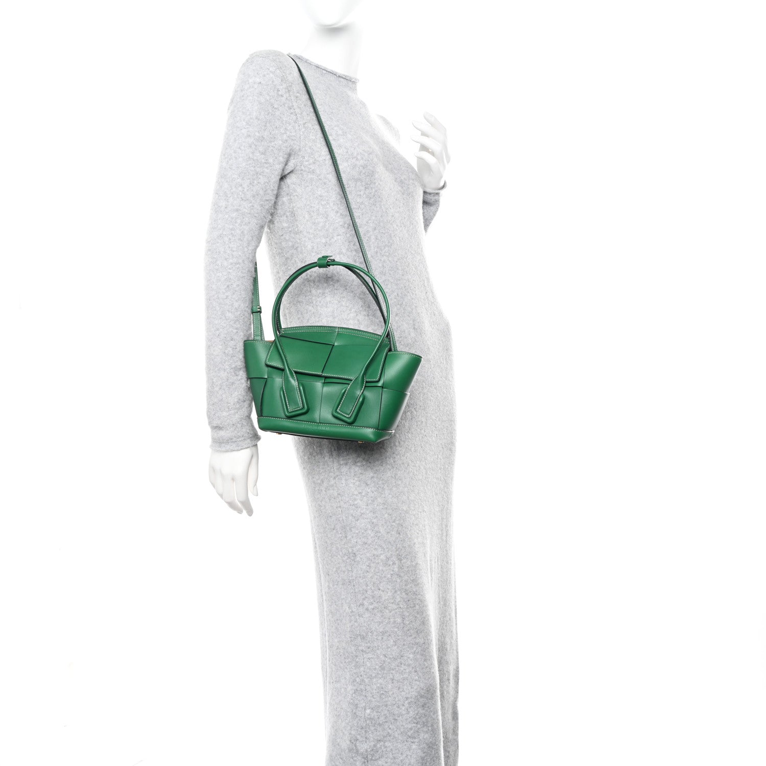 Bottega Veneta French Calfskin Maxi Intrecciato Arco 33 Racing Green 2 of 10