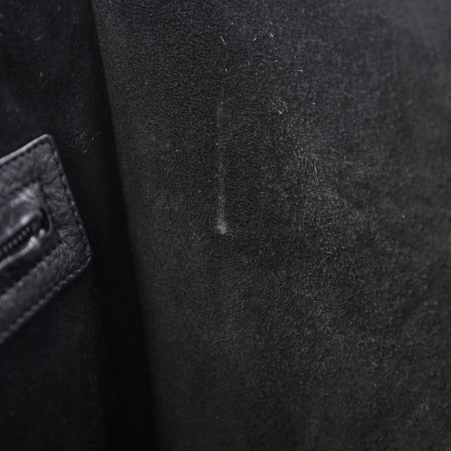 Supple Calfskin Medium Phantom Luggage Black