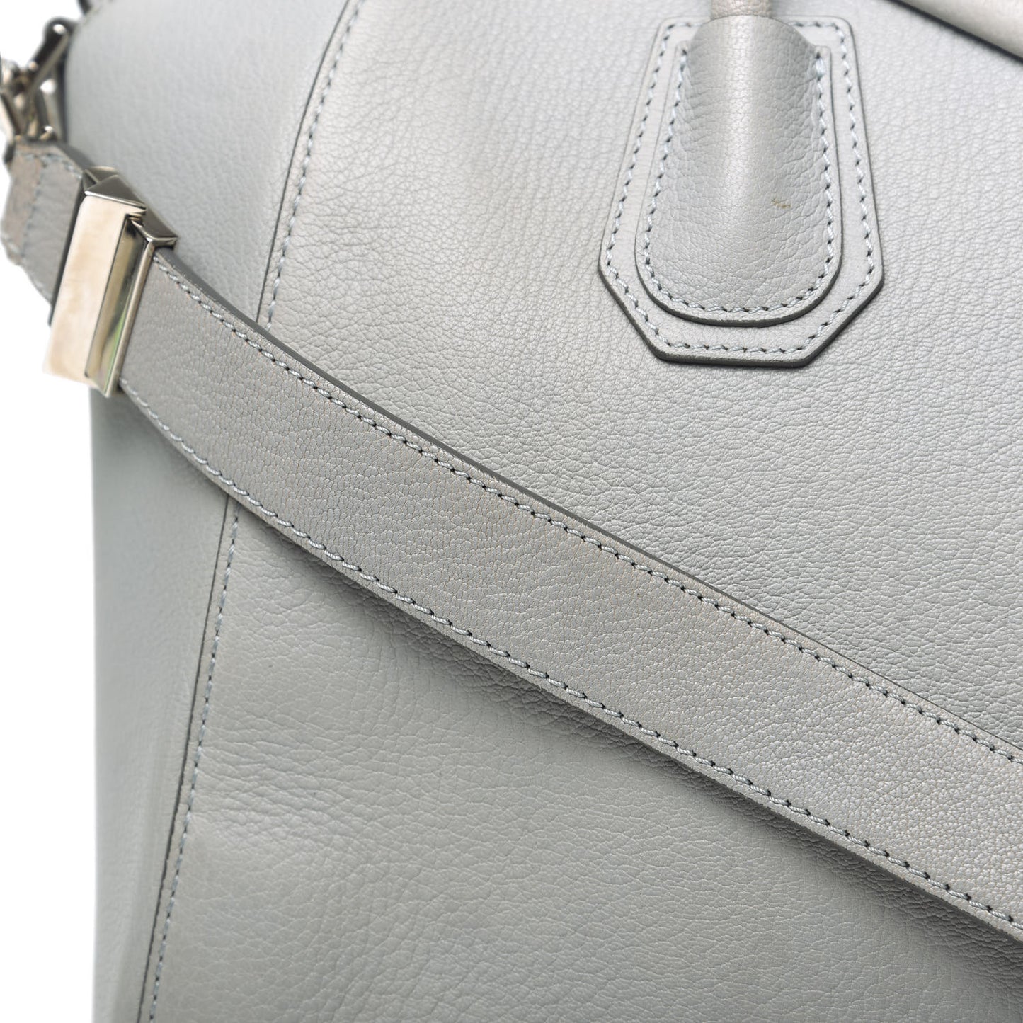 Sugar Goatskin Medium Antigona Pearl Grey