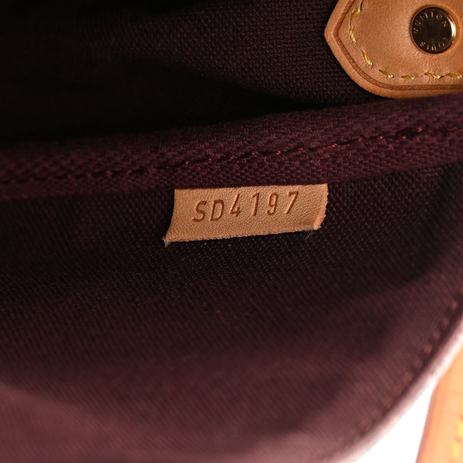 Louis Vuitton Monogram Favorite MM 7 of 17