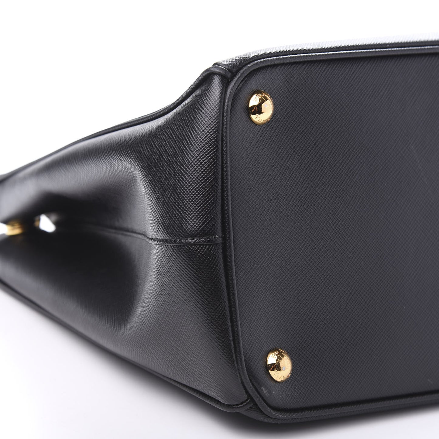 Saffiano Medium Galleria Double Zip Tote Black
