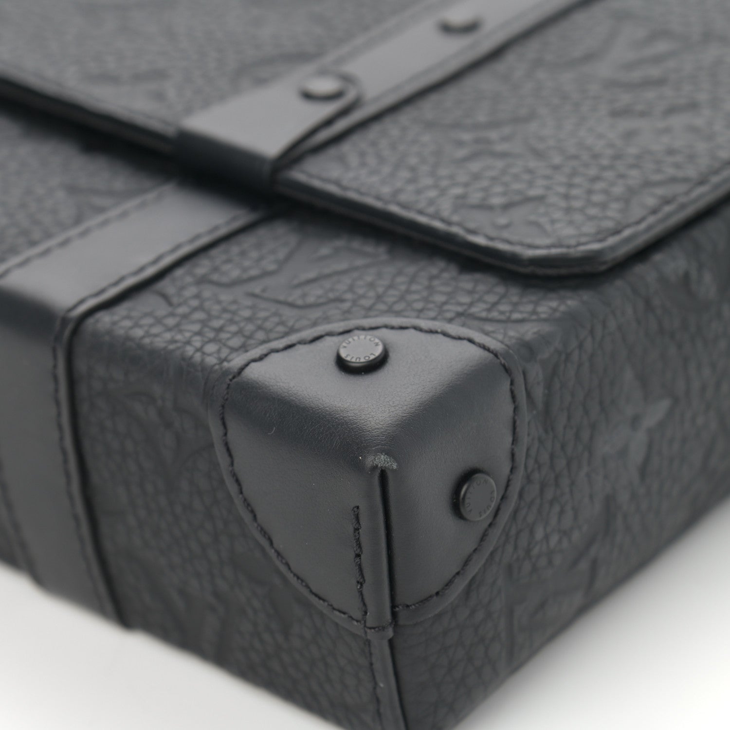 Louis Vuitton Taurillon Monogram Trunk Messenger Black 10 of 11