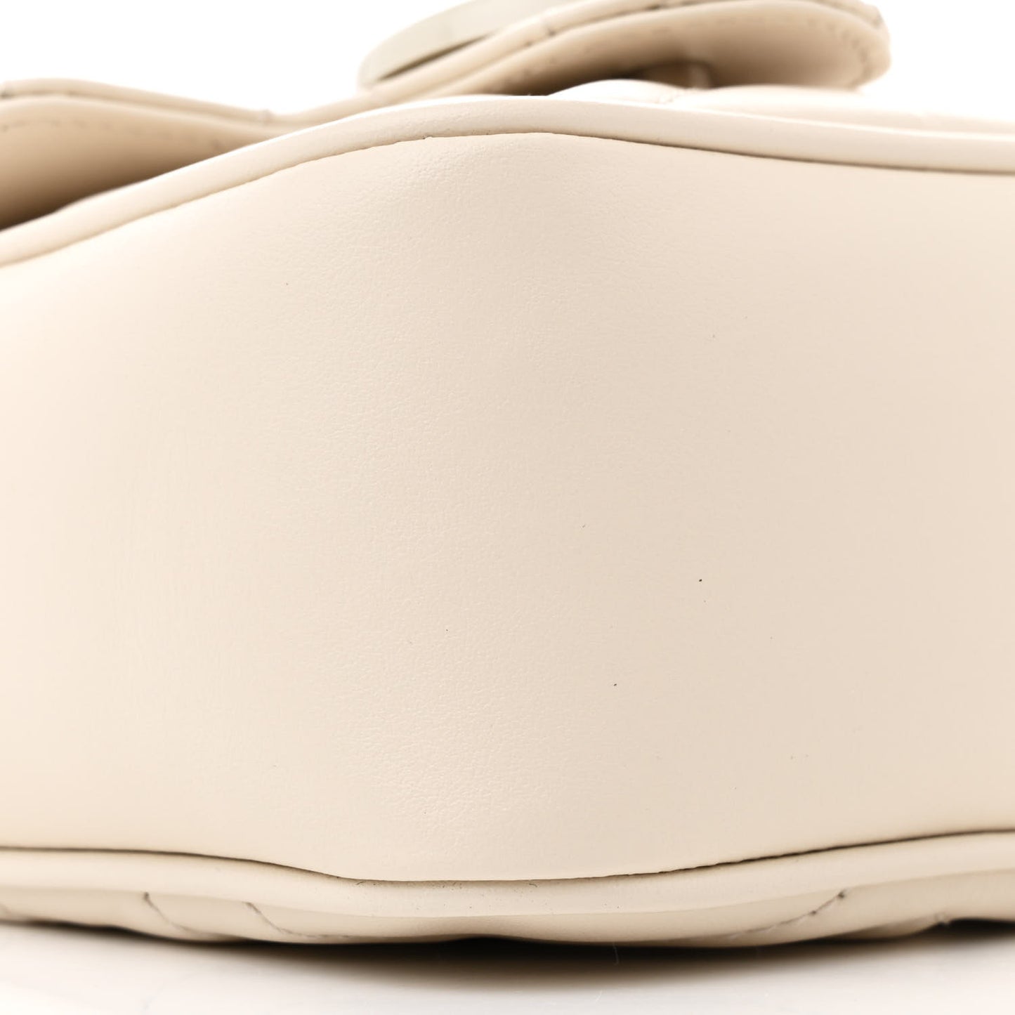 Calfskin Matelasse Monochrome GG Marmont Chain Mini Belt Bag Mystic White