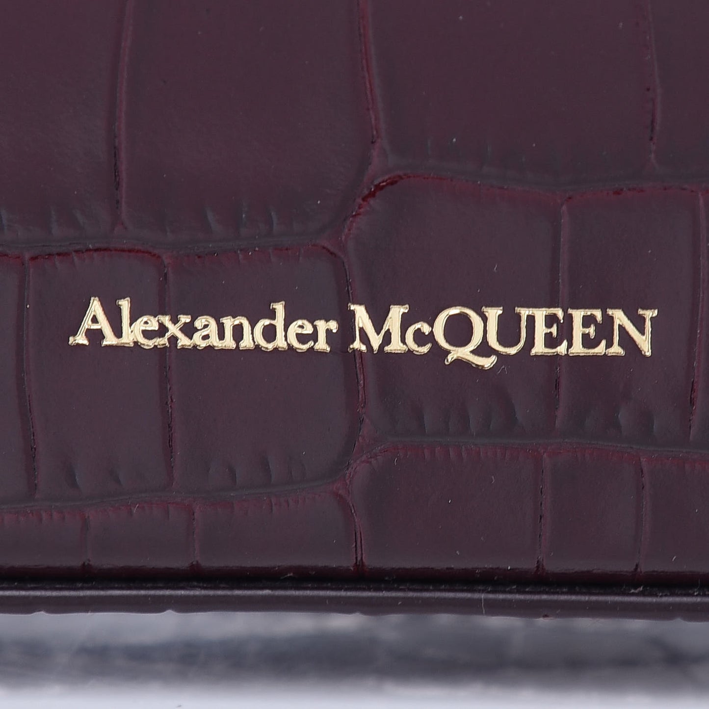 Calfskin Crocodile Embossed Box Shoulder Bag 21 Velvet Red