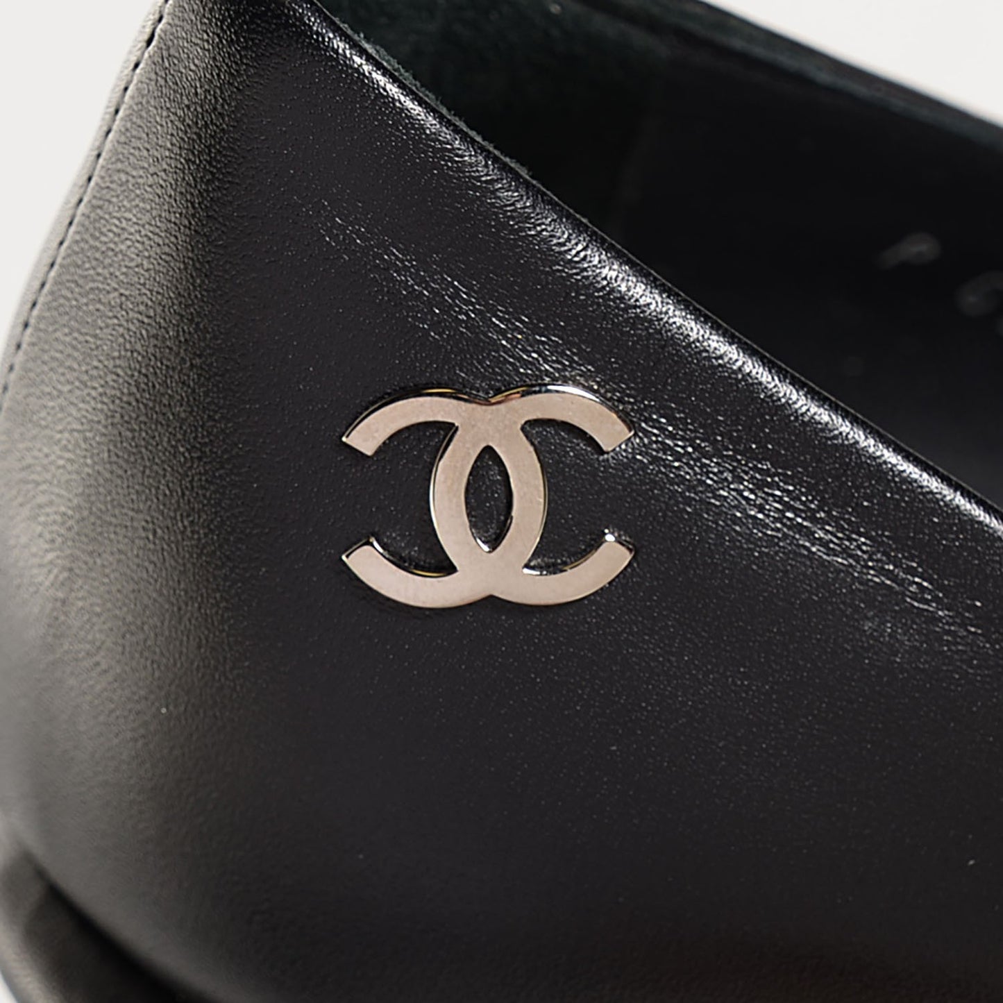 Calfskin Silver Cap Toe CC Pumps 38 Black