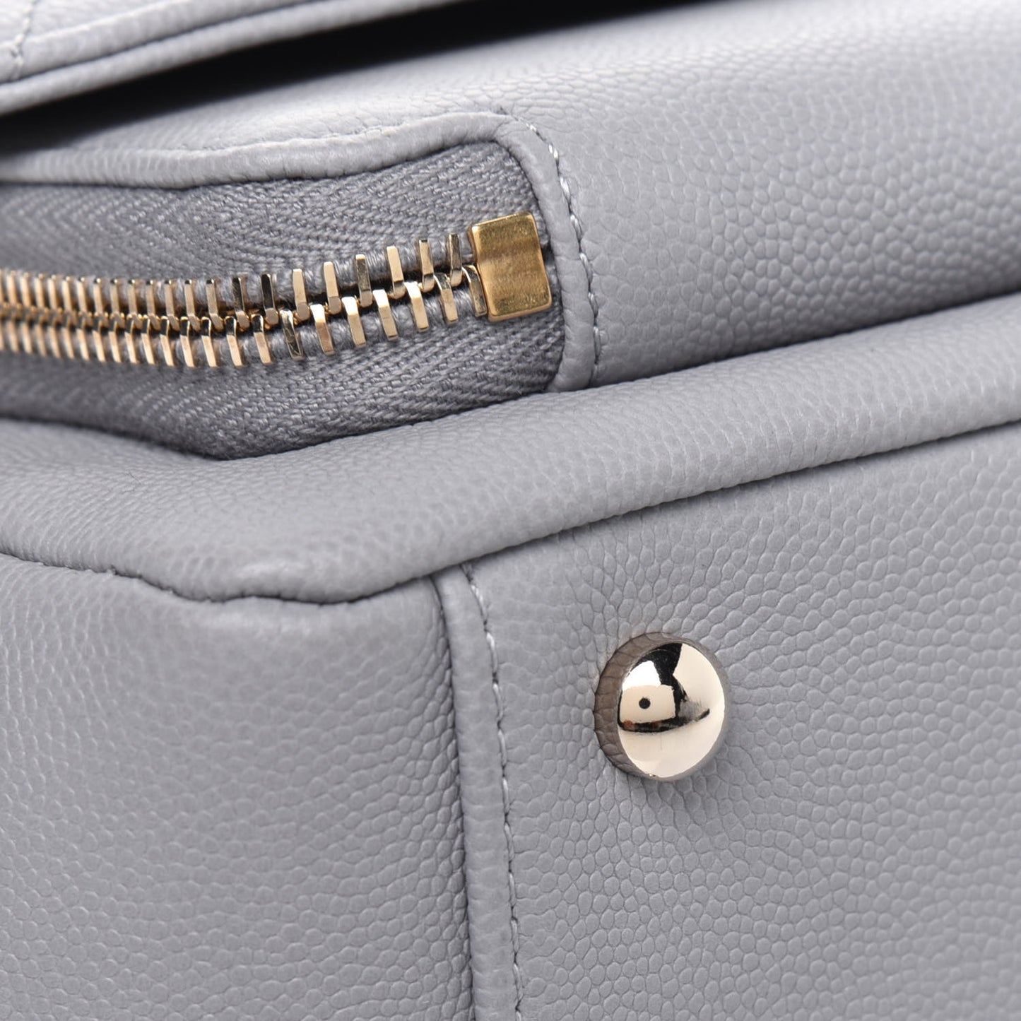 Caviar Quilted Small Business Affinity Flap Grey