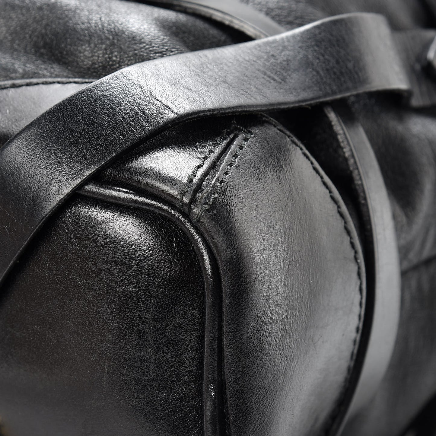 Soft Lambskin Bridle Calfskin Medium Gosford Hobo Black