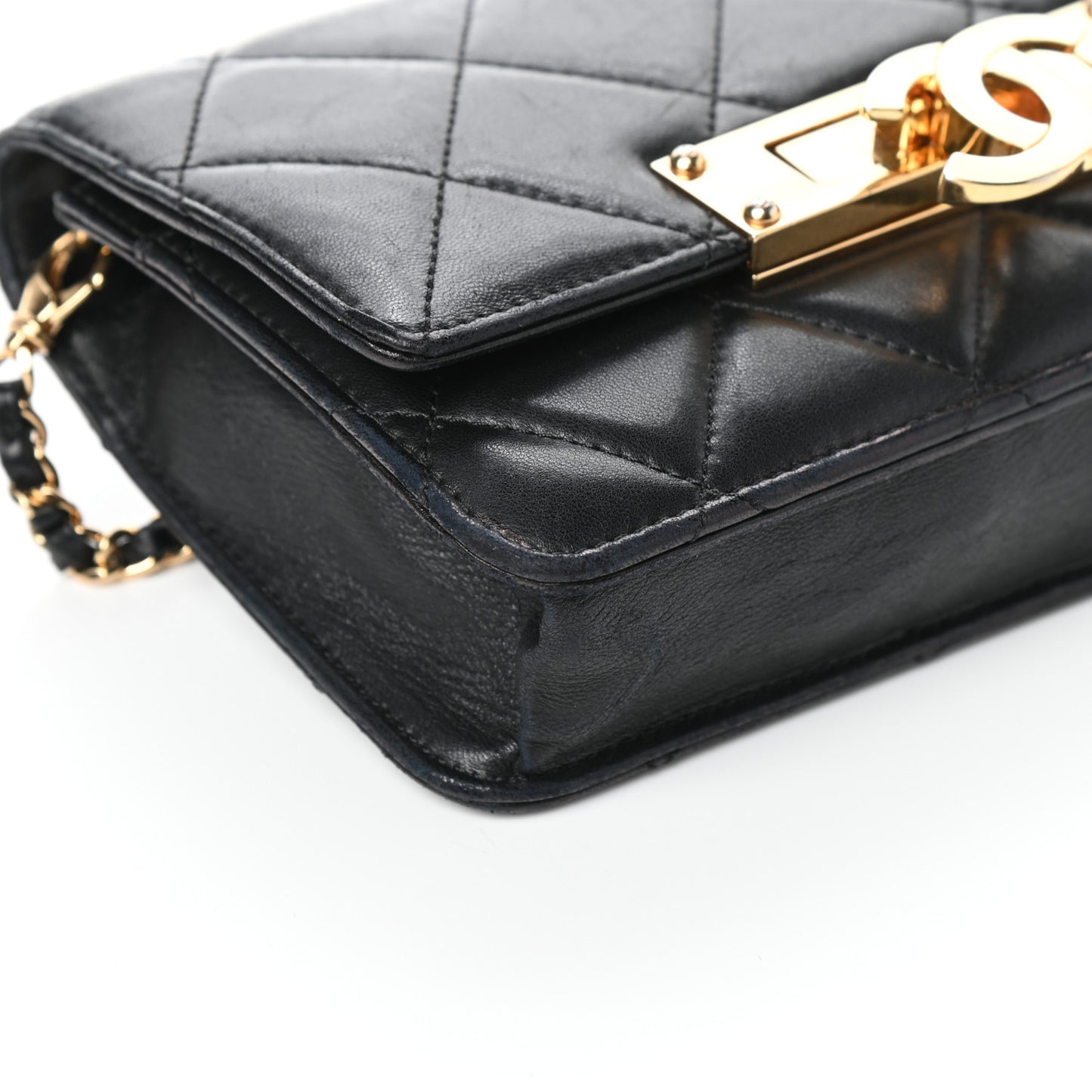 Lambskin Quilted Golden Class Wallet on Chain WOC Black