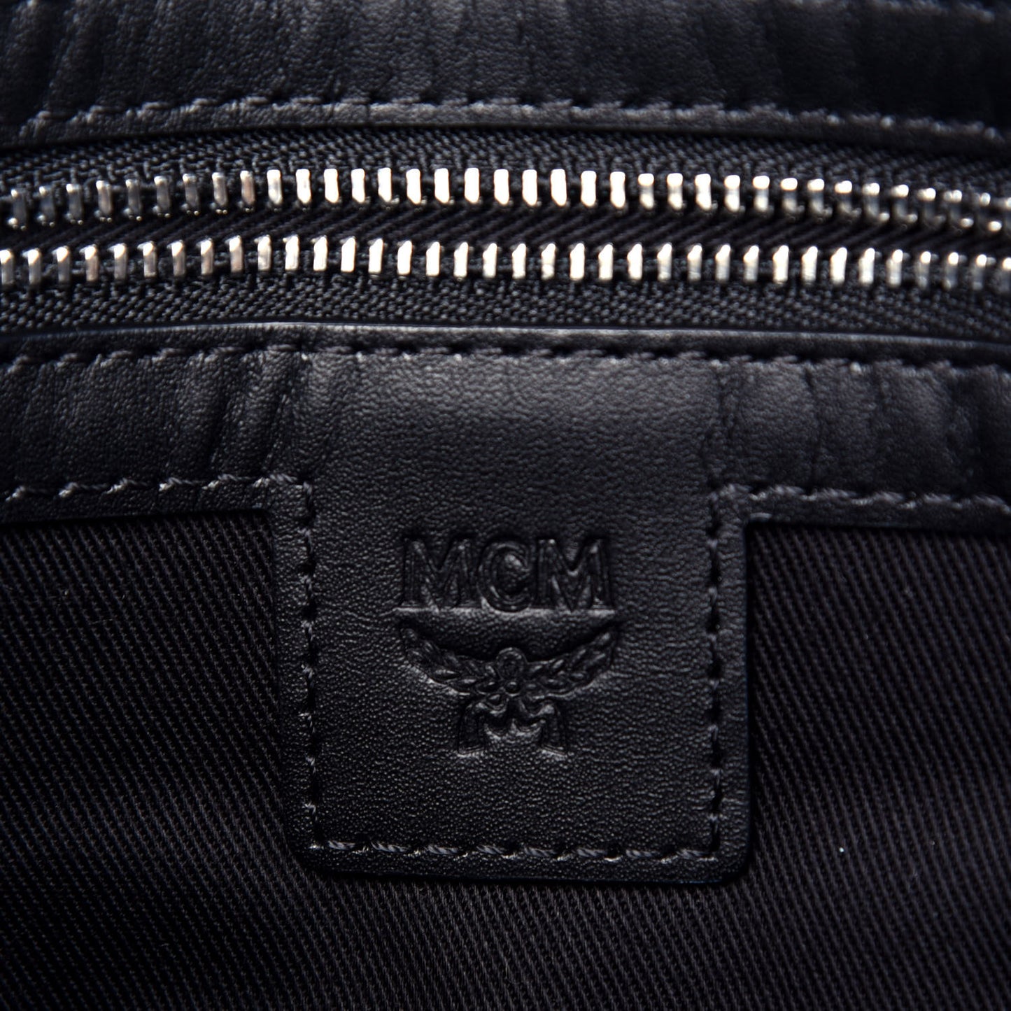 Visetos Crossbody Pouch Black